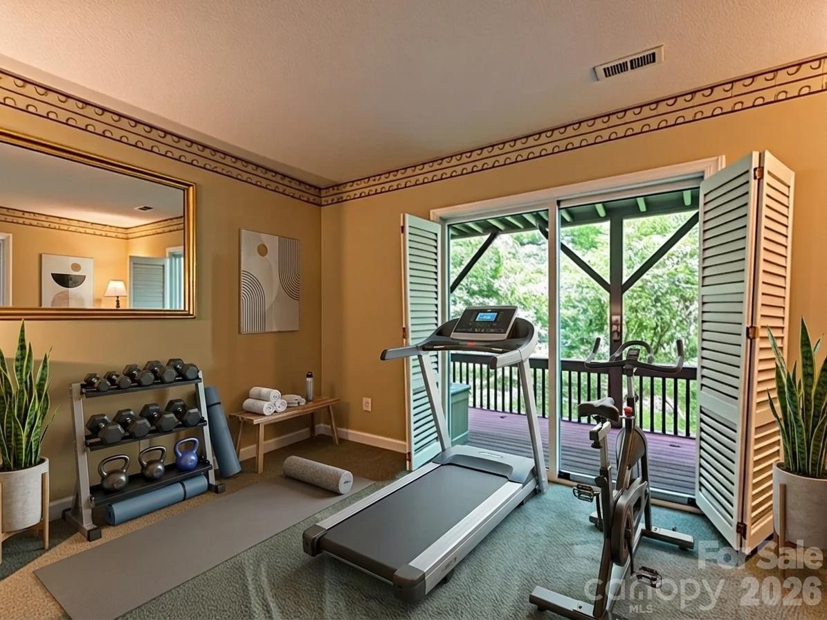 650 Creekside Drive — Maggie Valley
