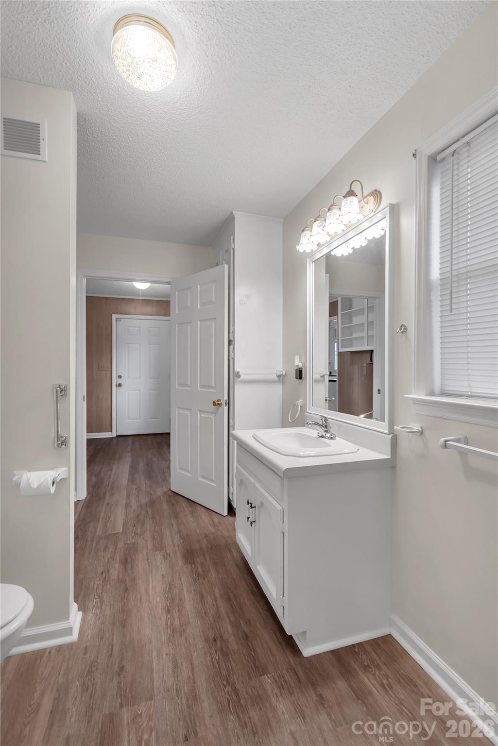 215 King Street S — Gastonia