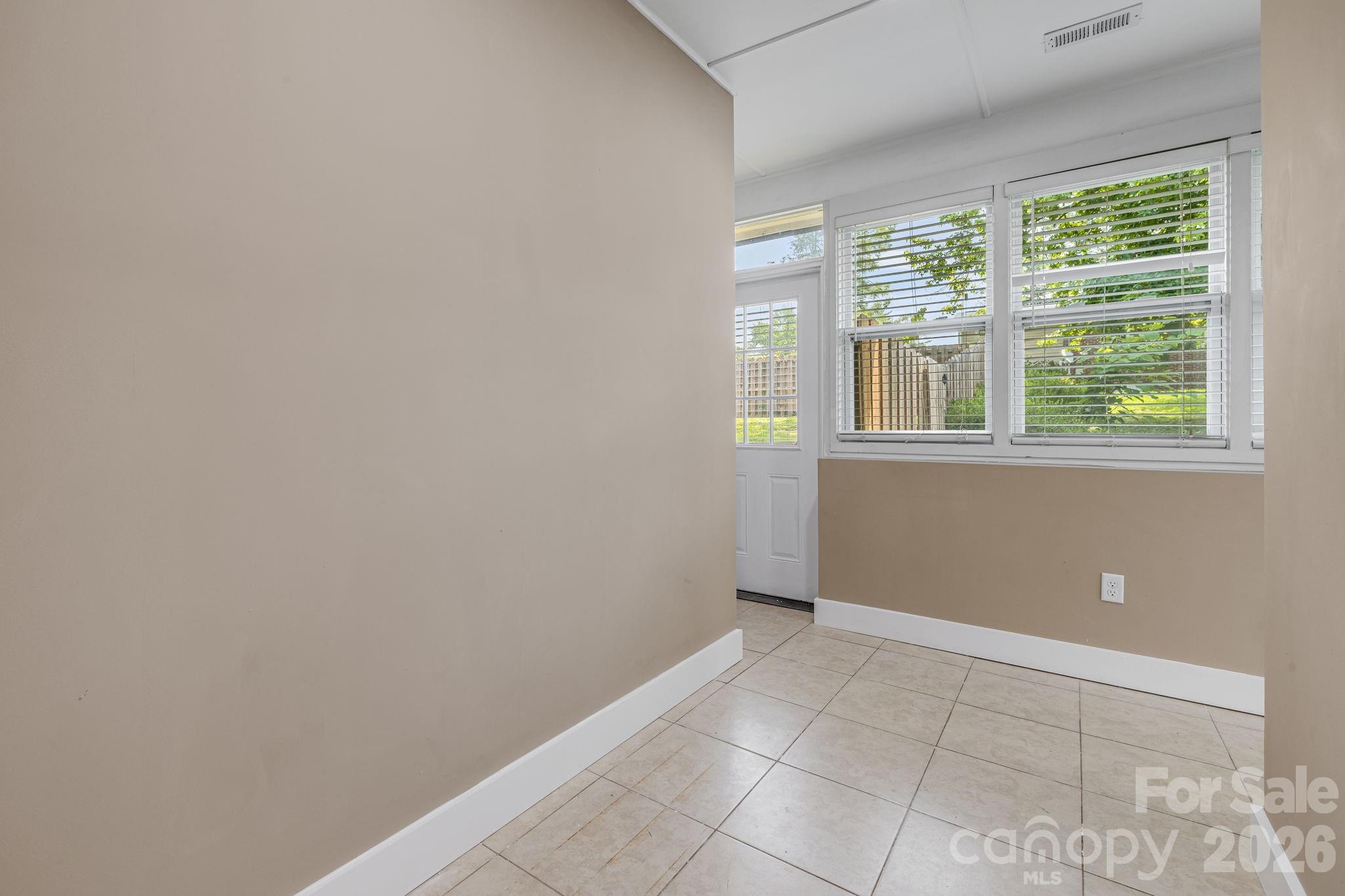 3226 Charlyne Drive — Hendersonville