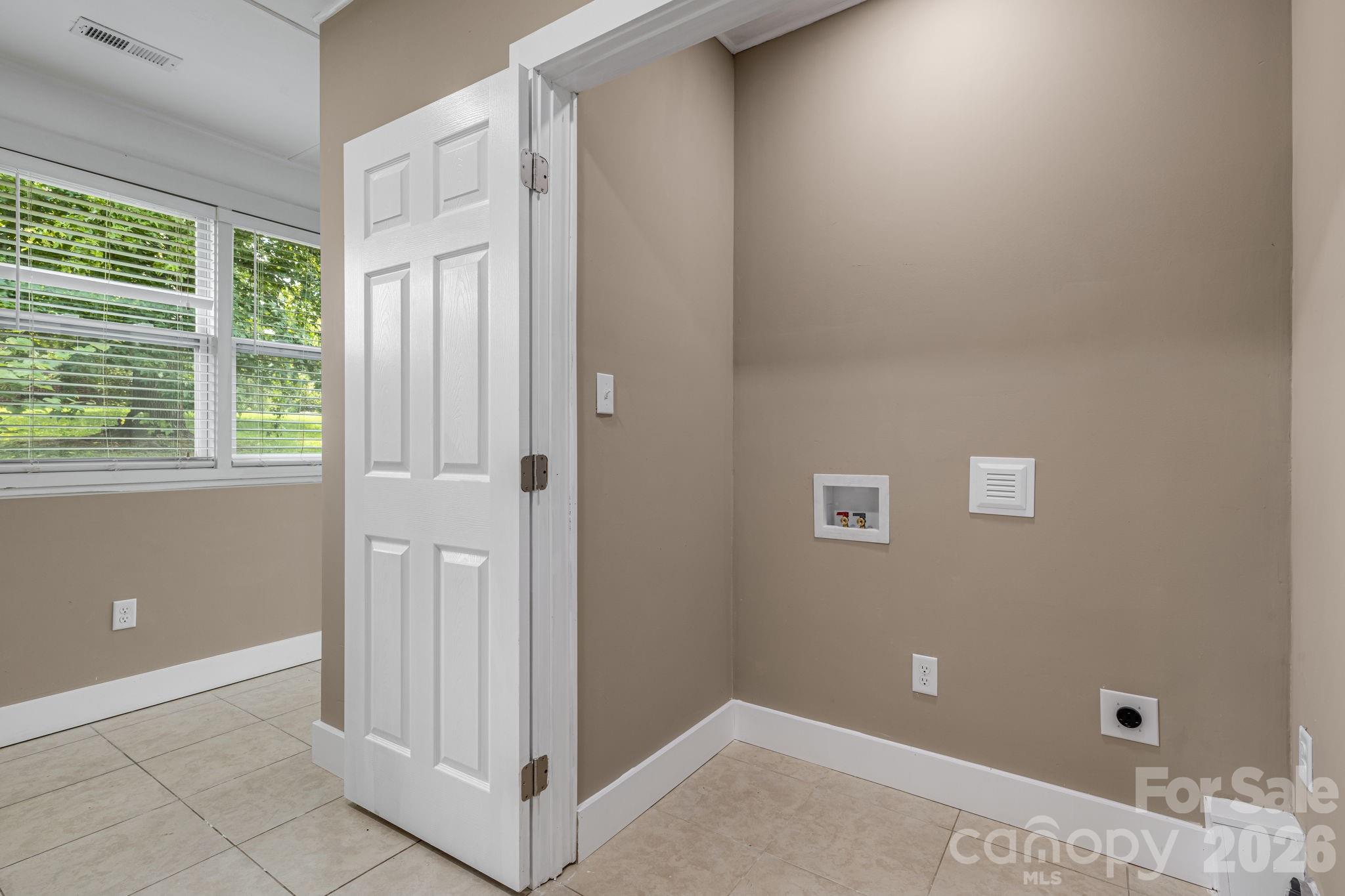 3226 Charlyne Drive — Hendersonville