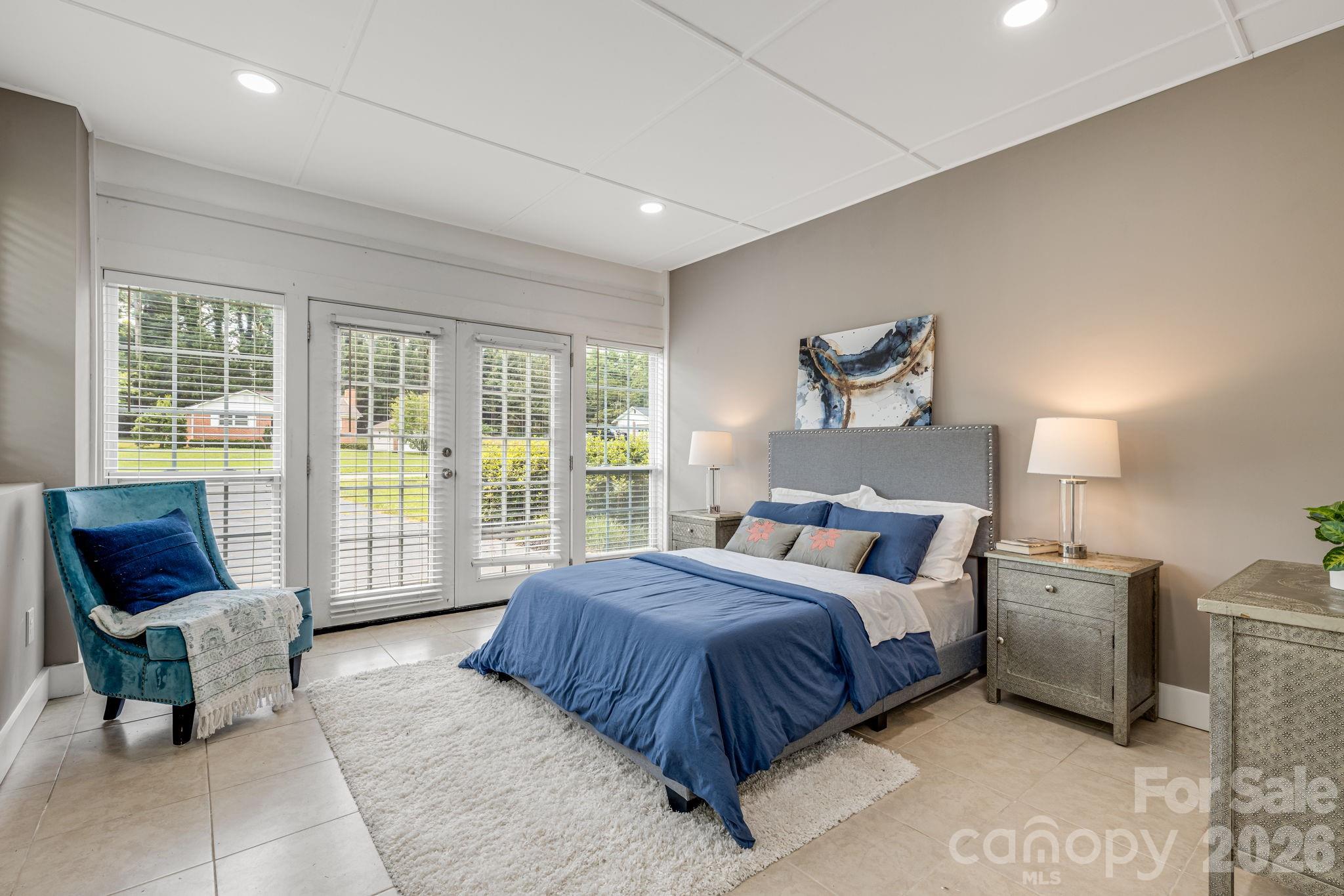 3226 Charlyne Drive — Hendersonville