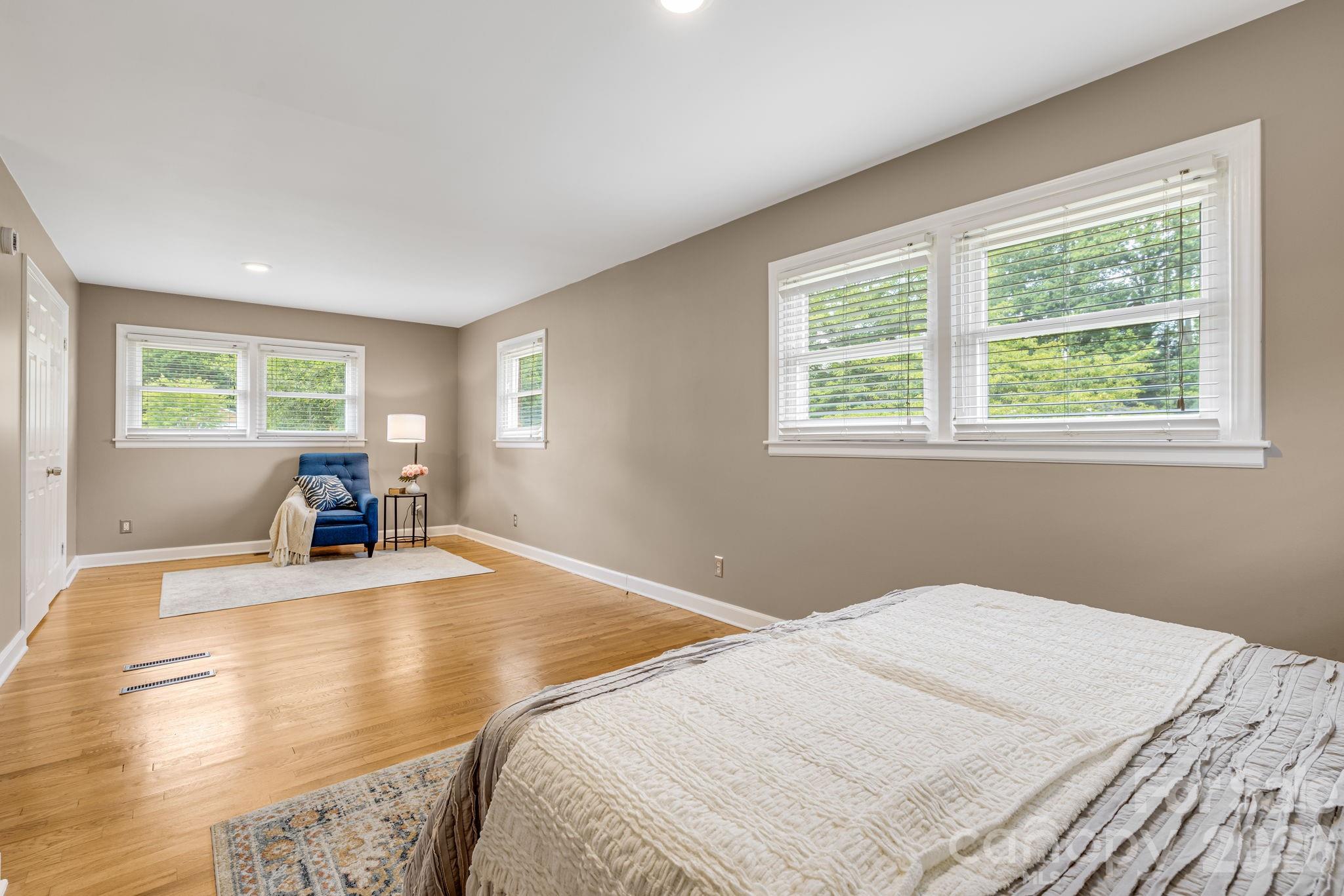 3226 Charlyne Drive — Hendersonville