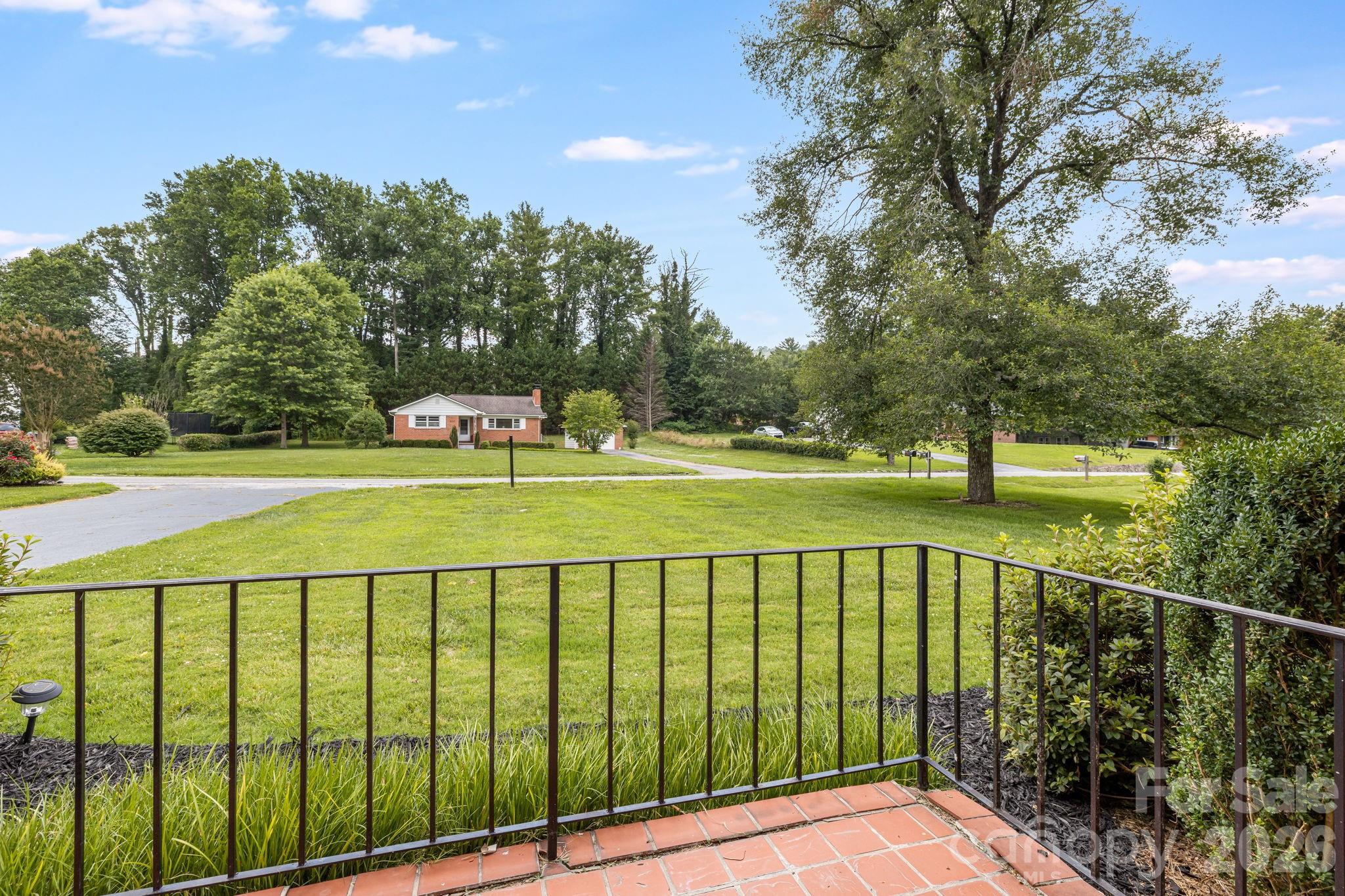 3226 Charlyne Drive — Hendersonville