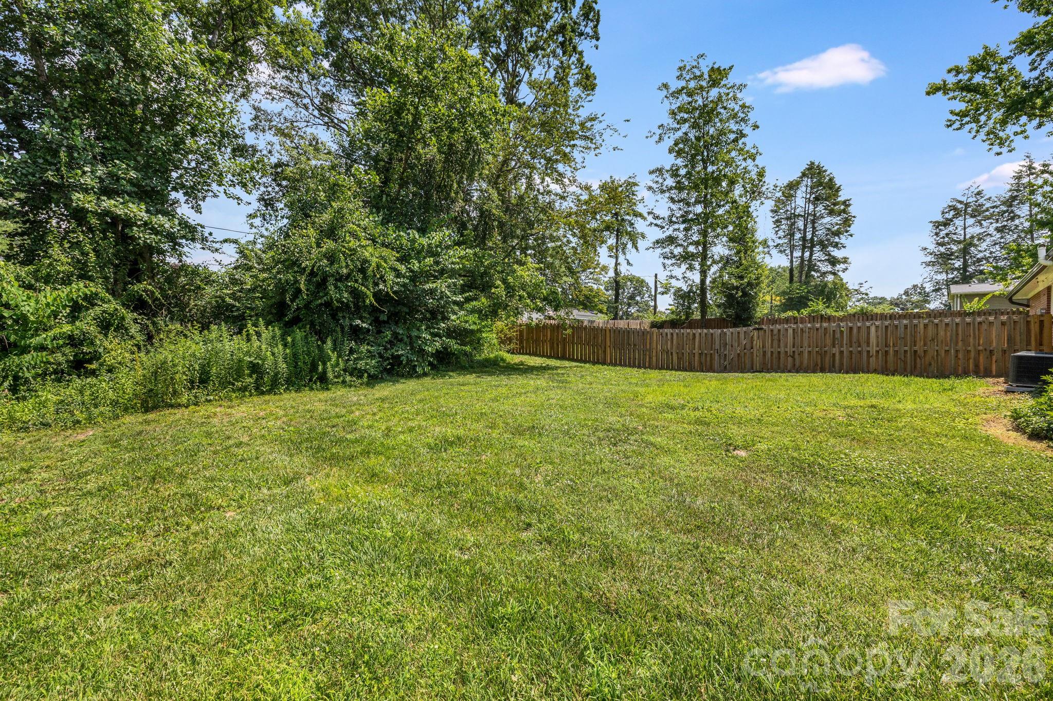 3226 Charlyne Drive — Hendersonville