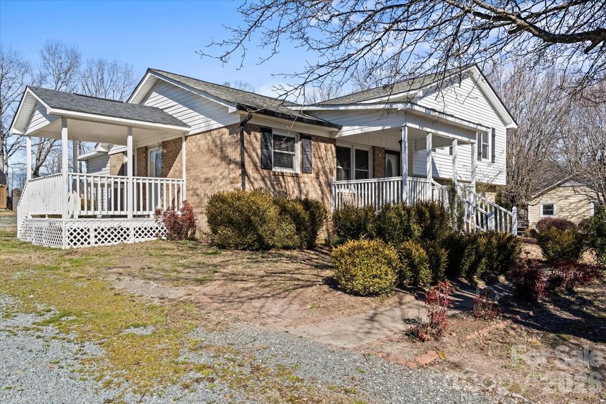 309 catawba Circle — Matthews