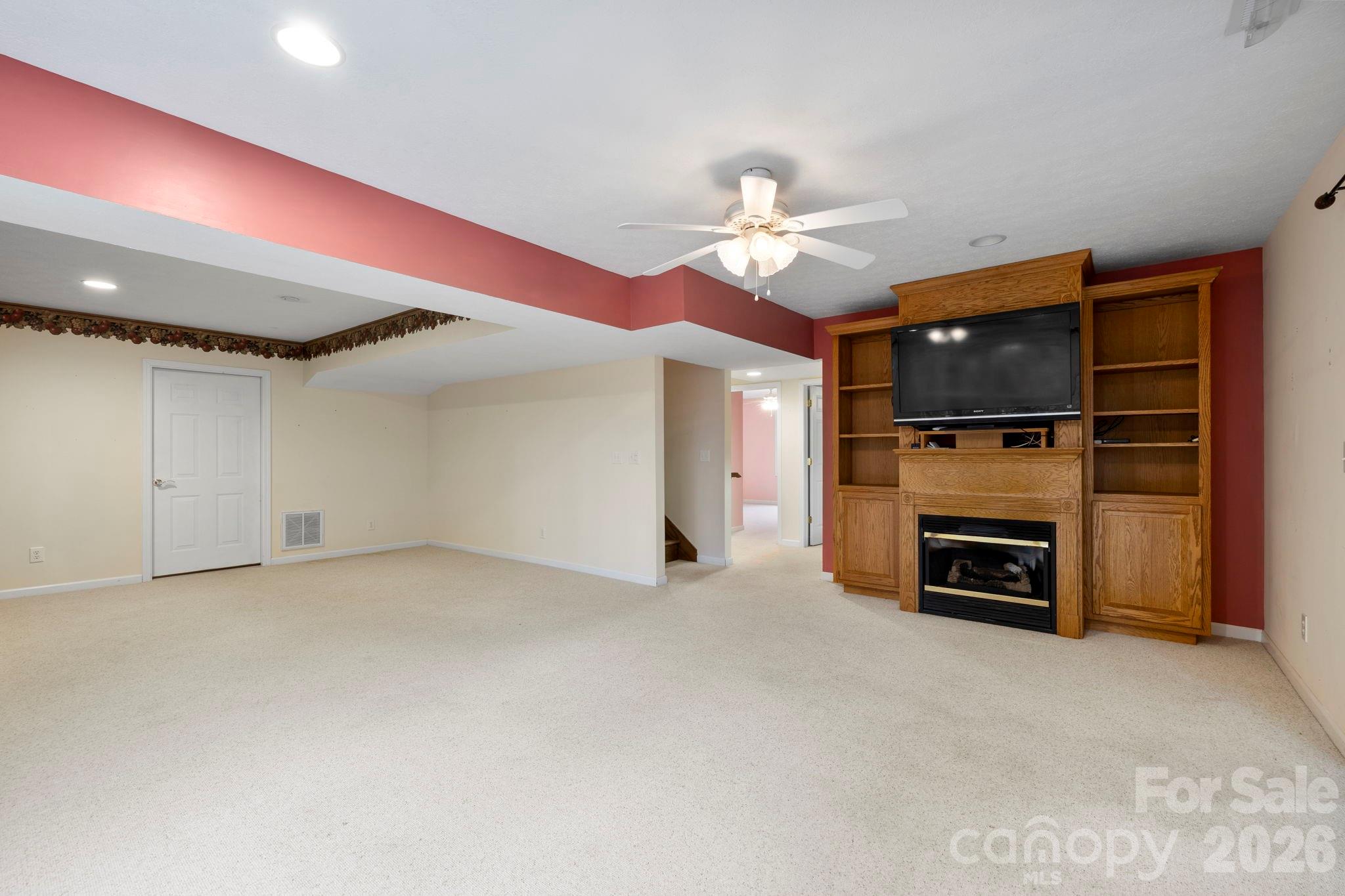 242 Carriage Summitt Way — Hendersonville