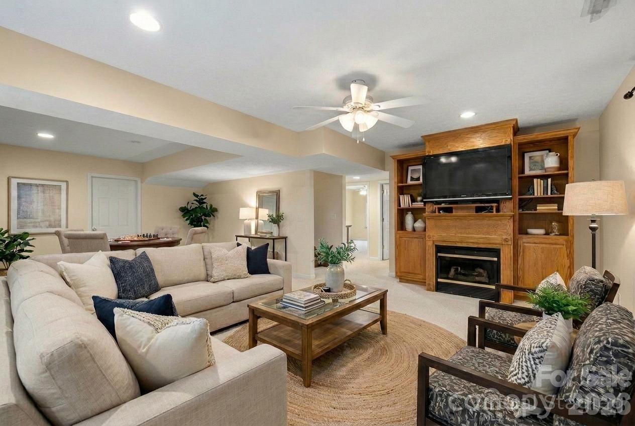 242 Carriage Summitt Way — Hendersonville