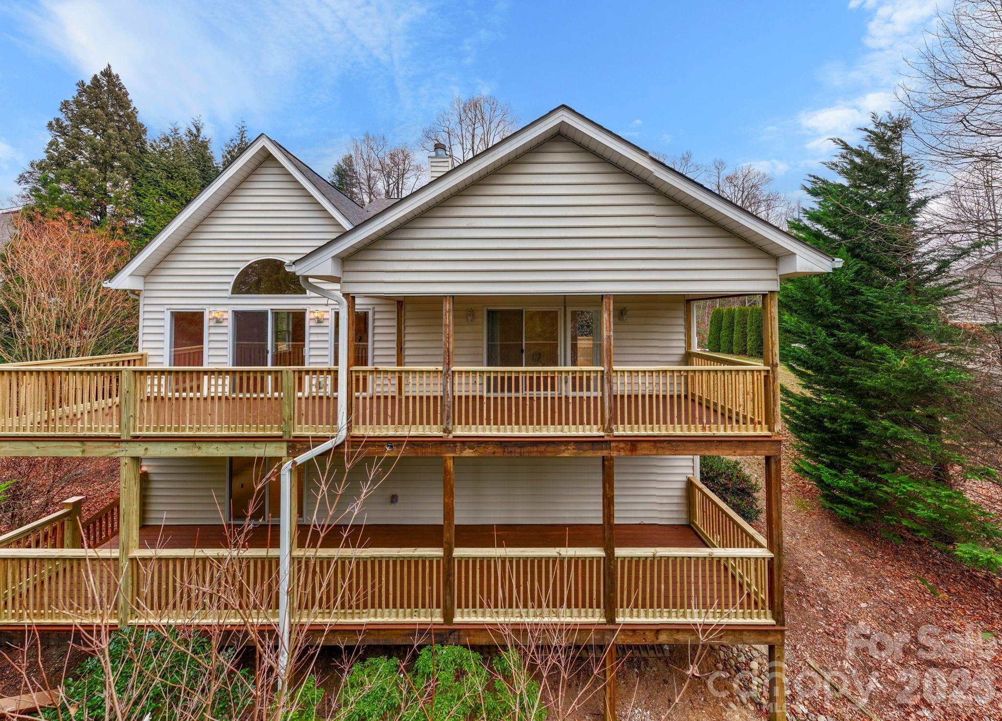 242 Carriage Summitt Way — Hendersonville