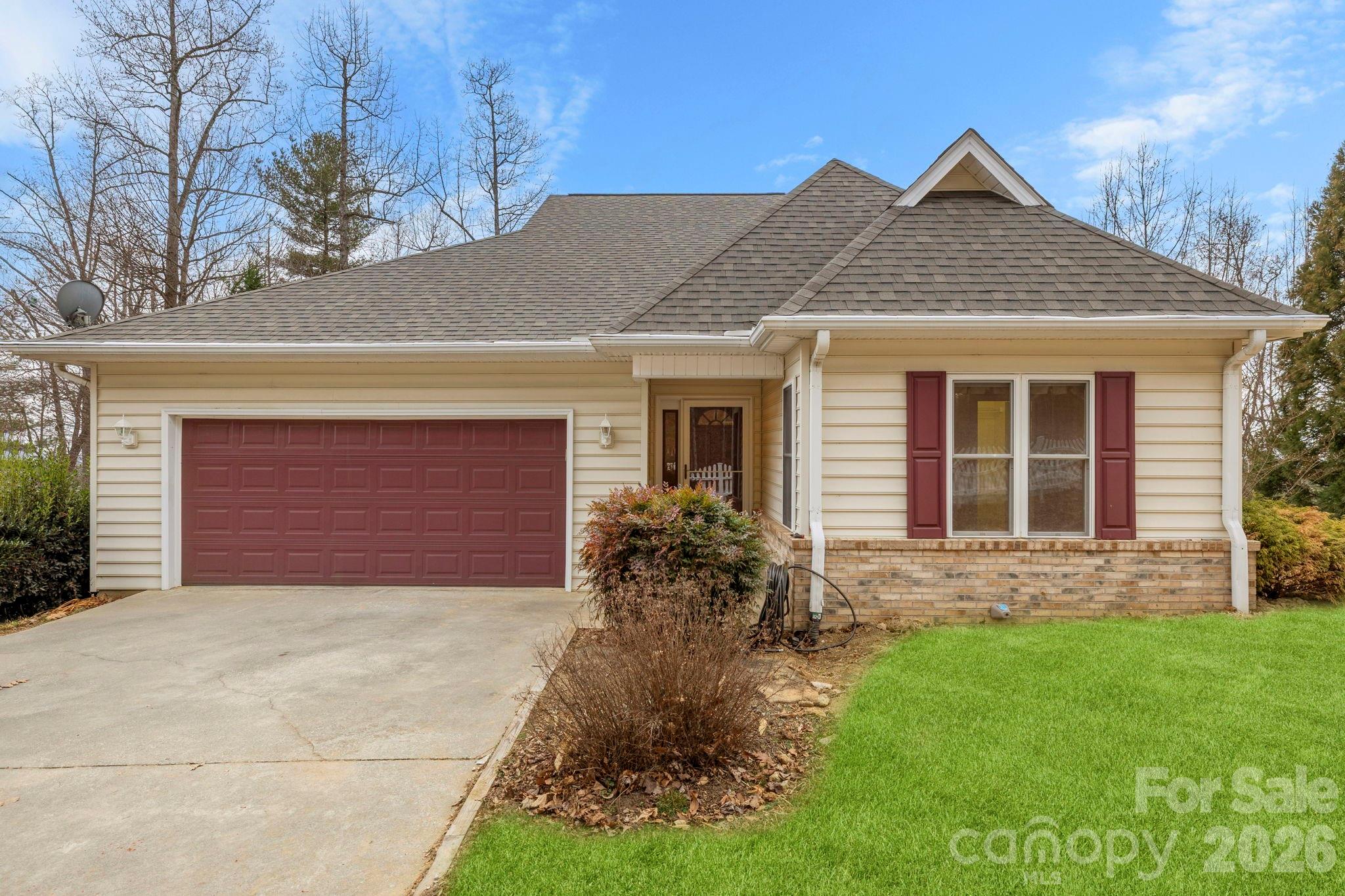 242 Carriage Summitt Way — Hendersonville