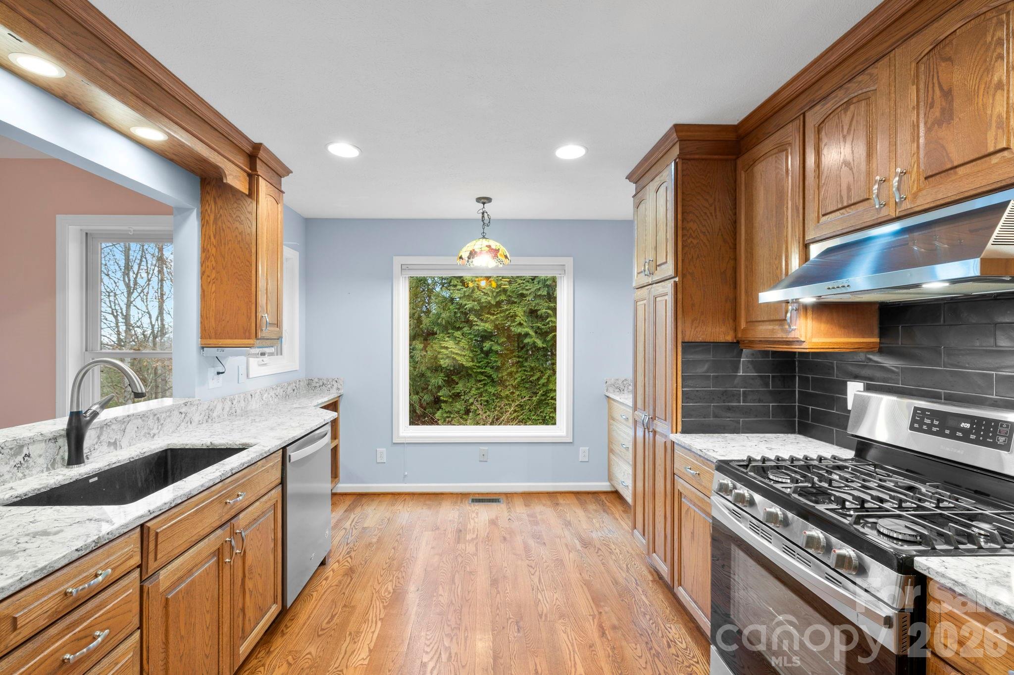 242 Carriage Summitt Way — Hendersonville