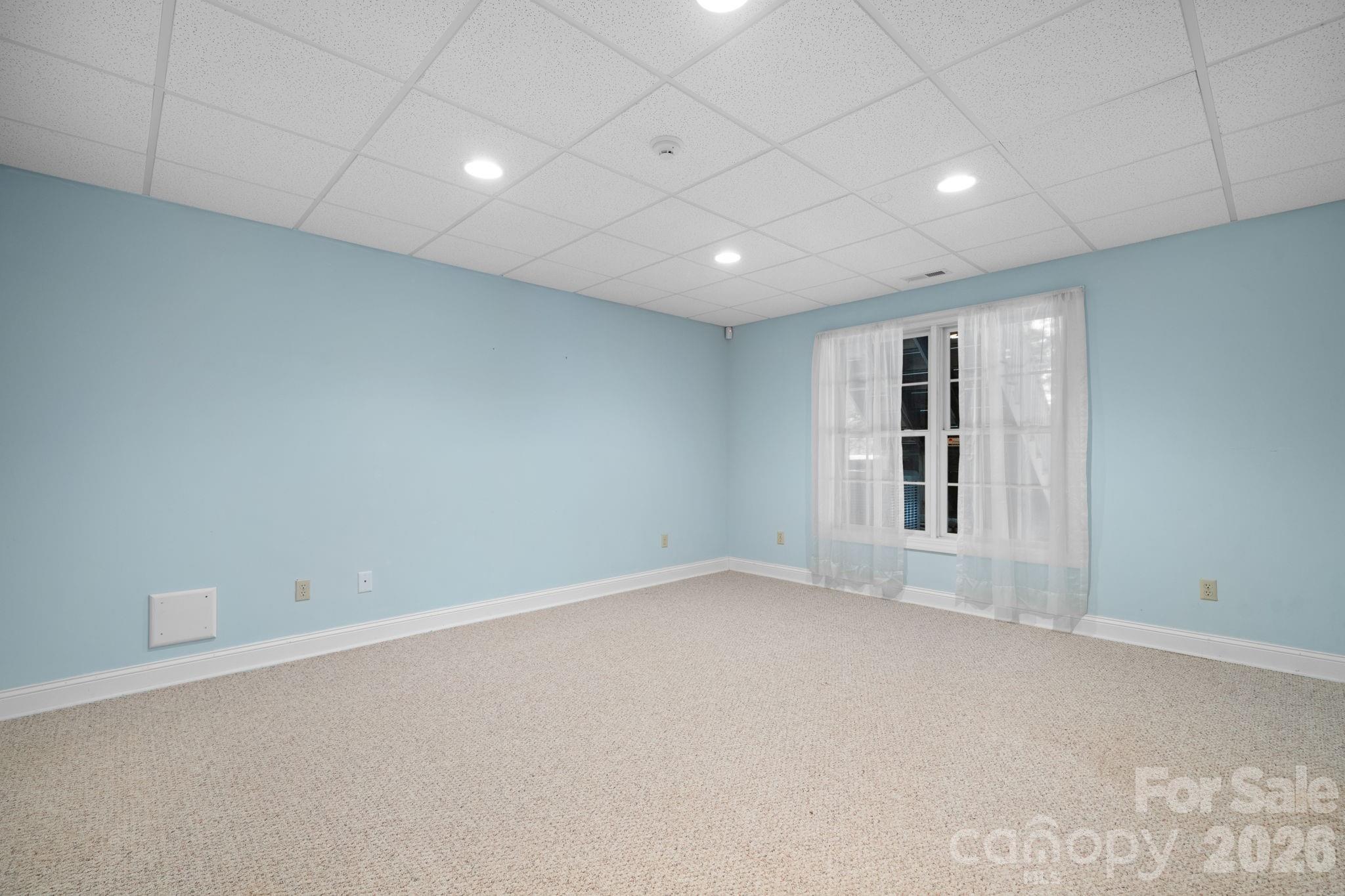 2301 Willow Creek Drive — Newton