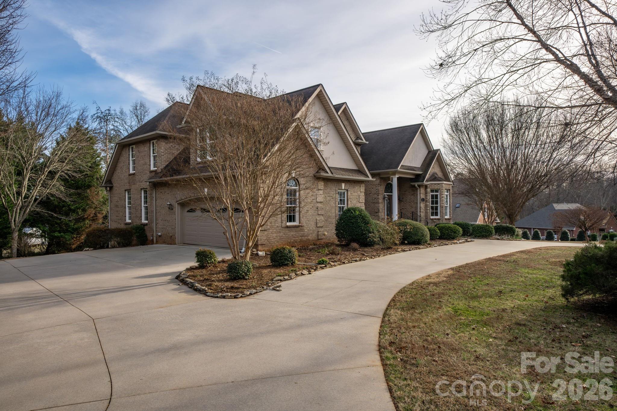 2301 Willow Creek Drive — Newton