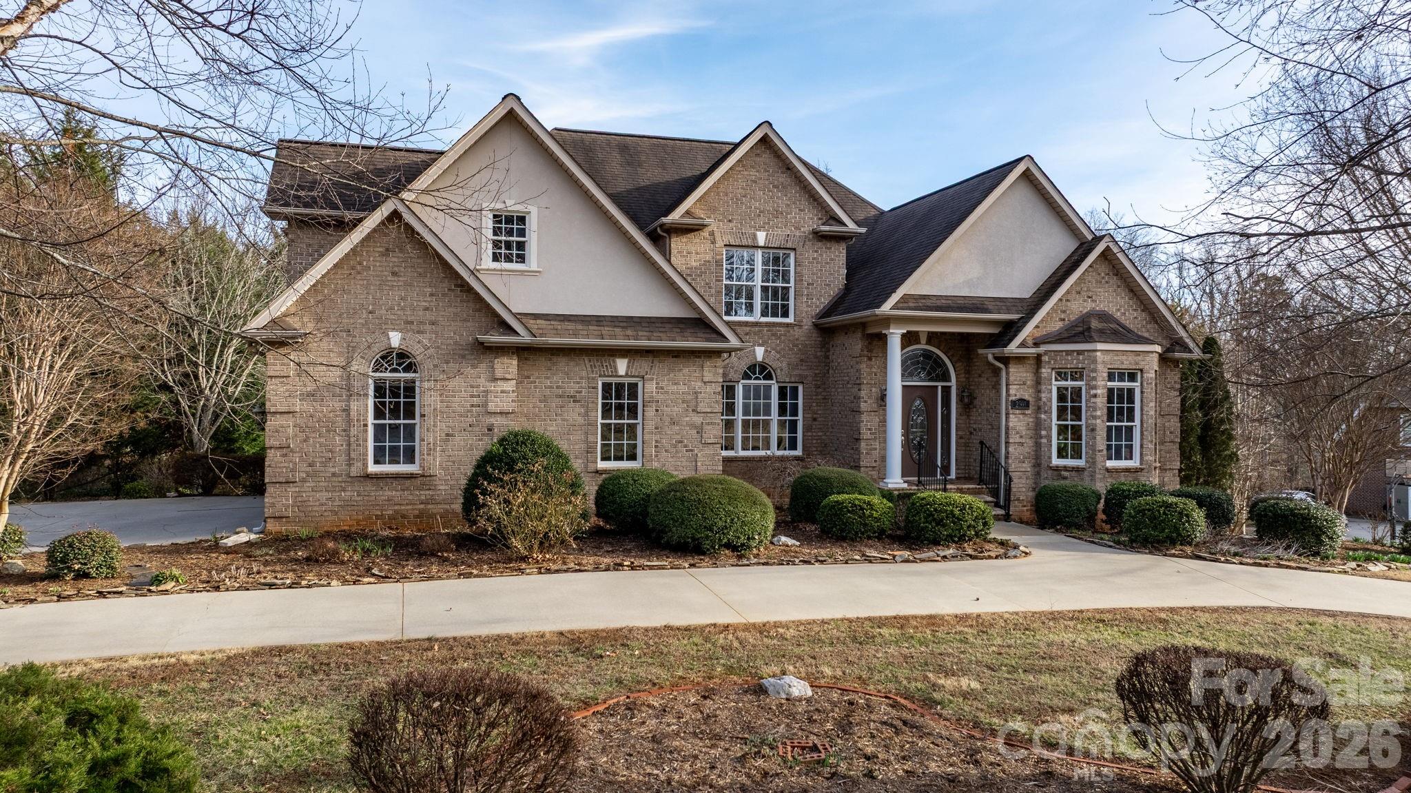 2301 Willow Creek Drive — Newton