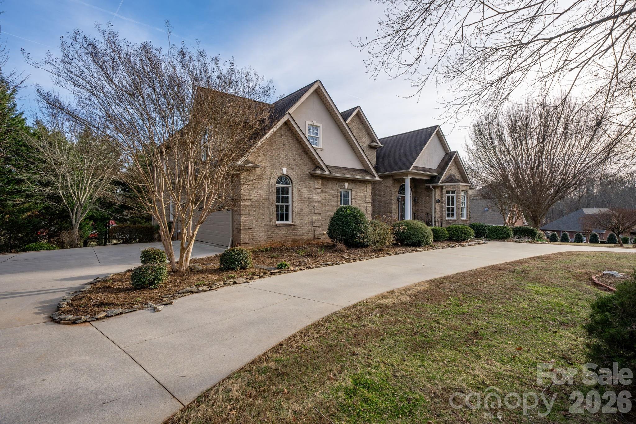 2301 Willow Creek Drive — Newton
