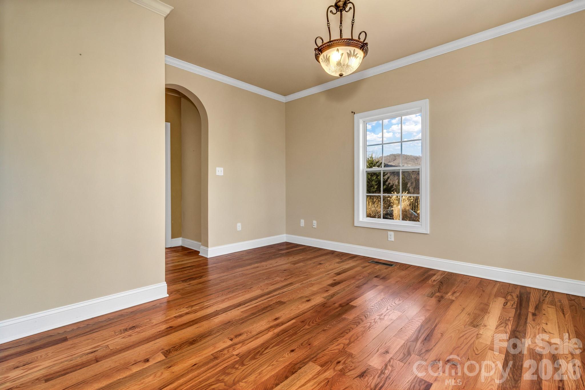 387 Goodview Drive — Hendersonville