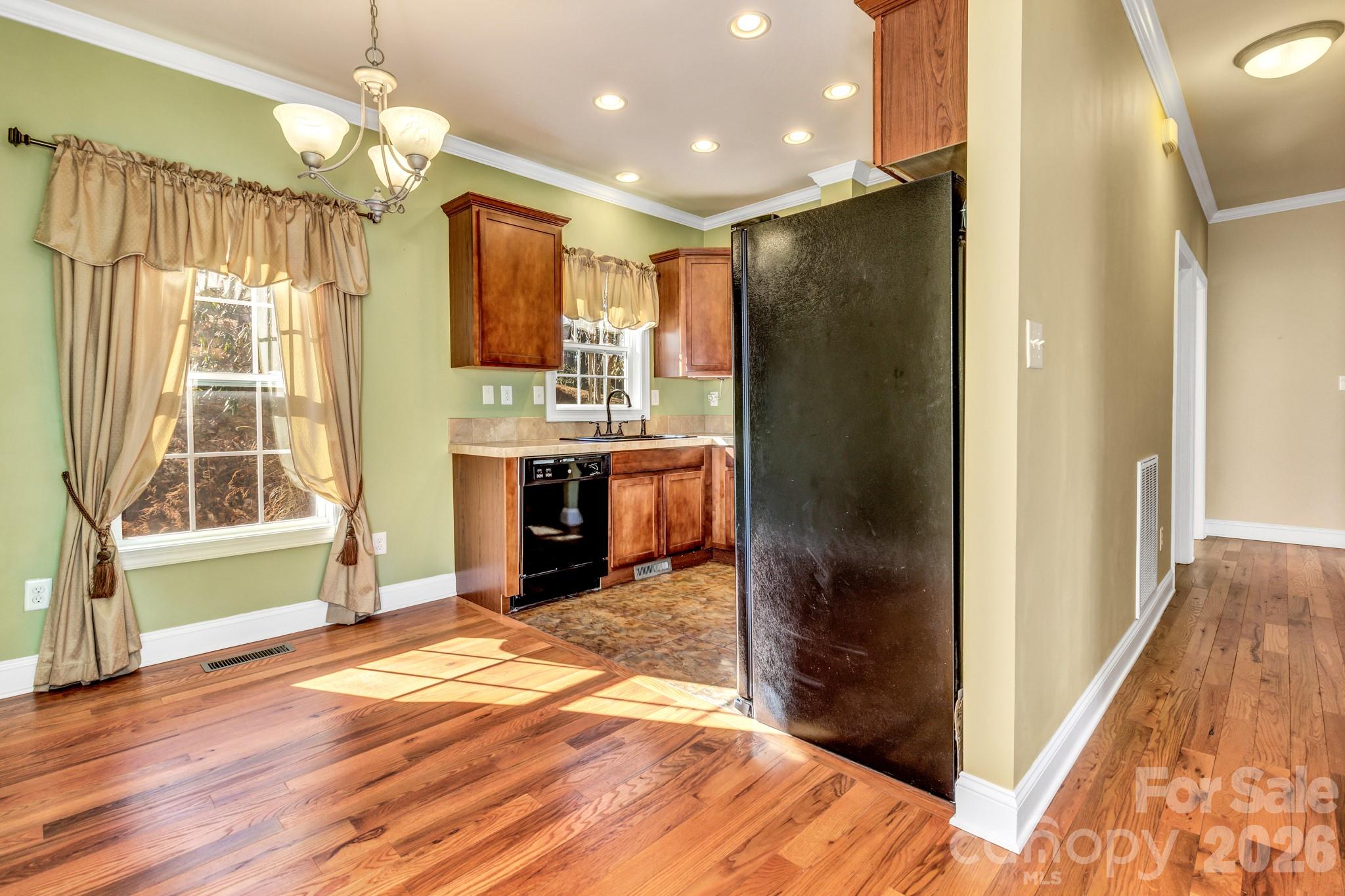 387 Goodview Drive — Hendersonville