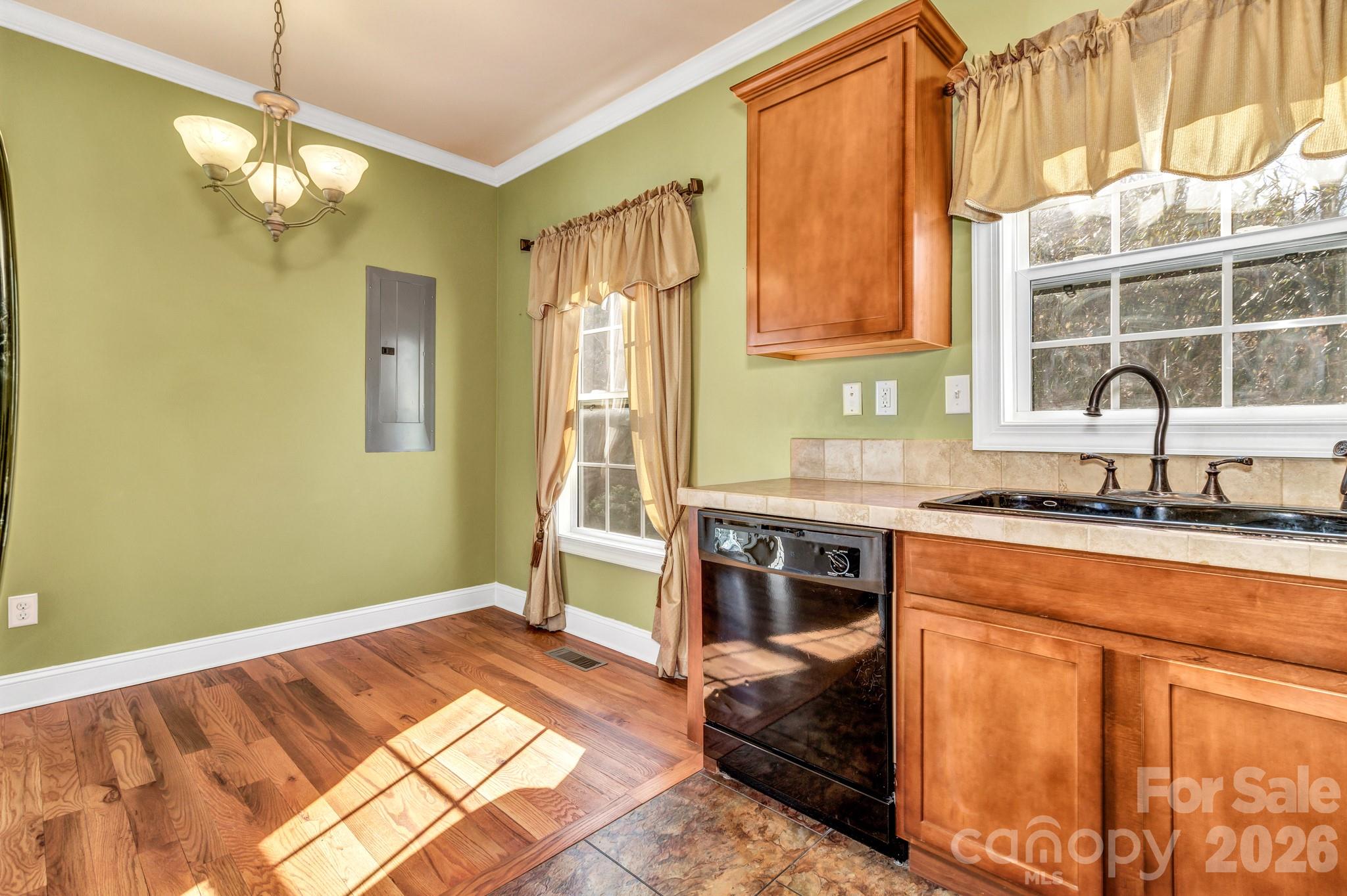 387 Goodview Drive — Hendersonville