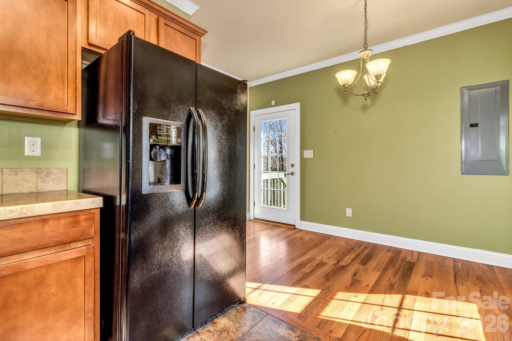387 Goodview Drive — Hendersonville