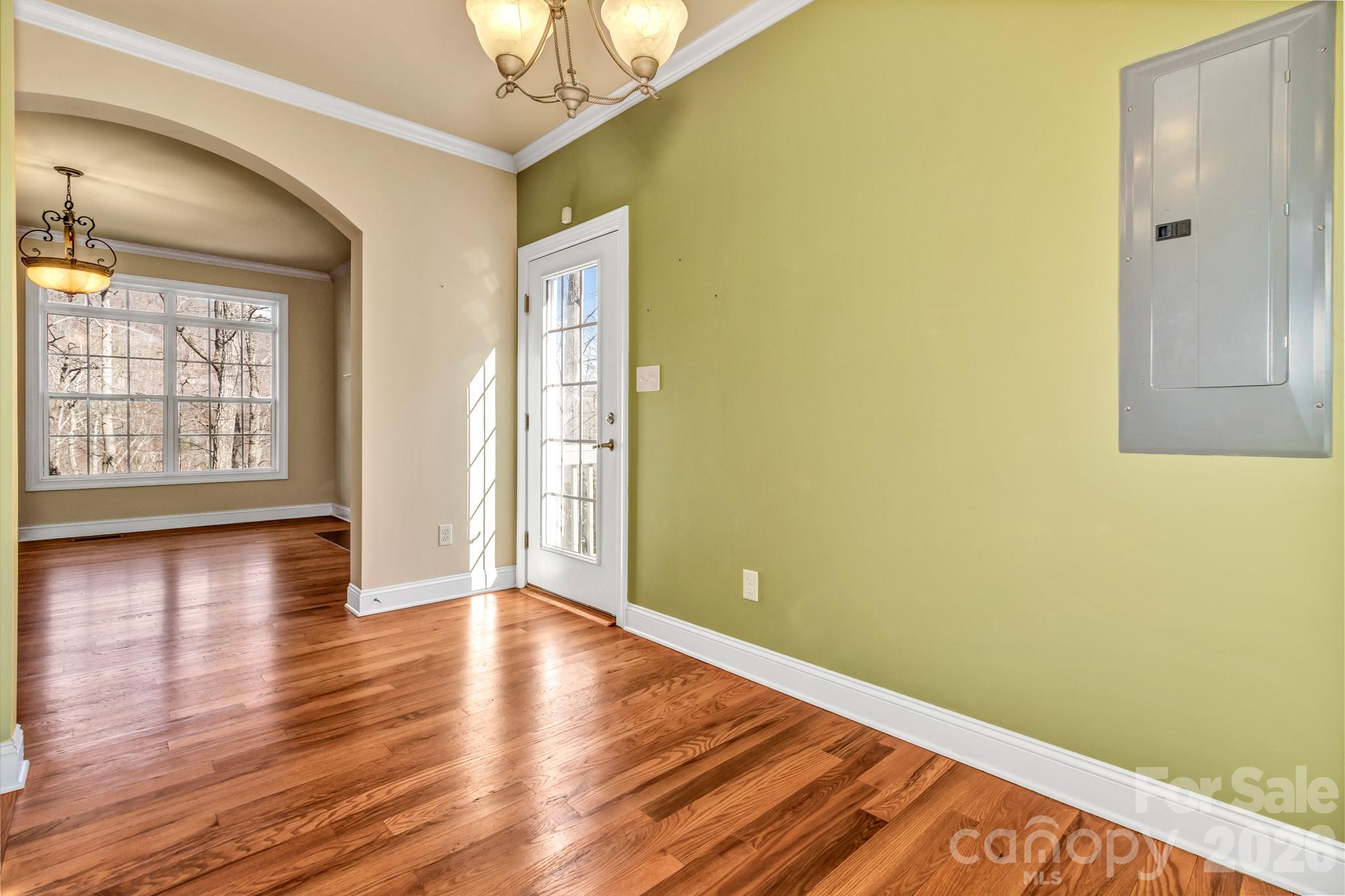 387 Goodview Drive — Hendersonville