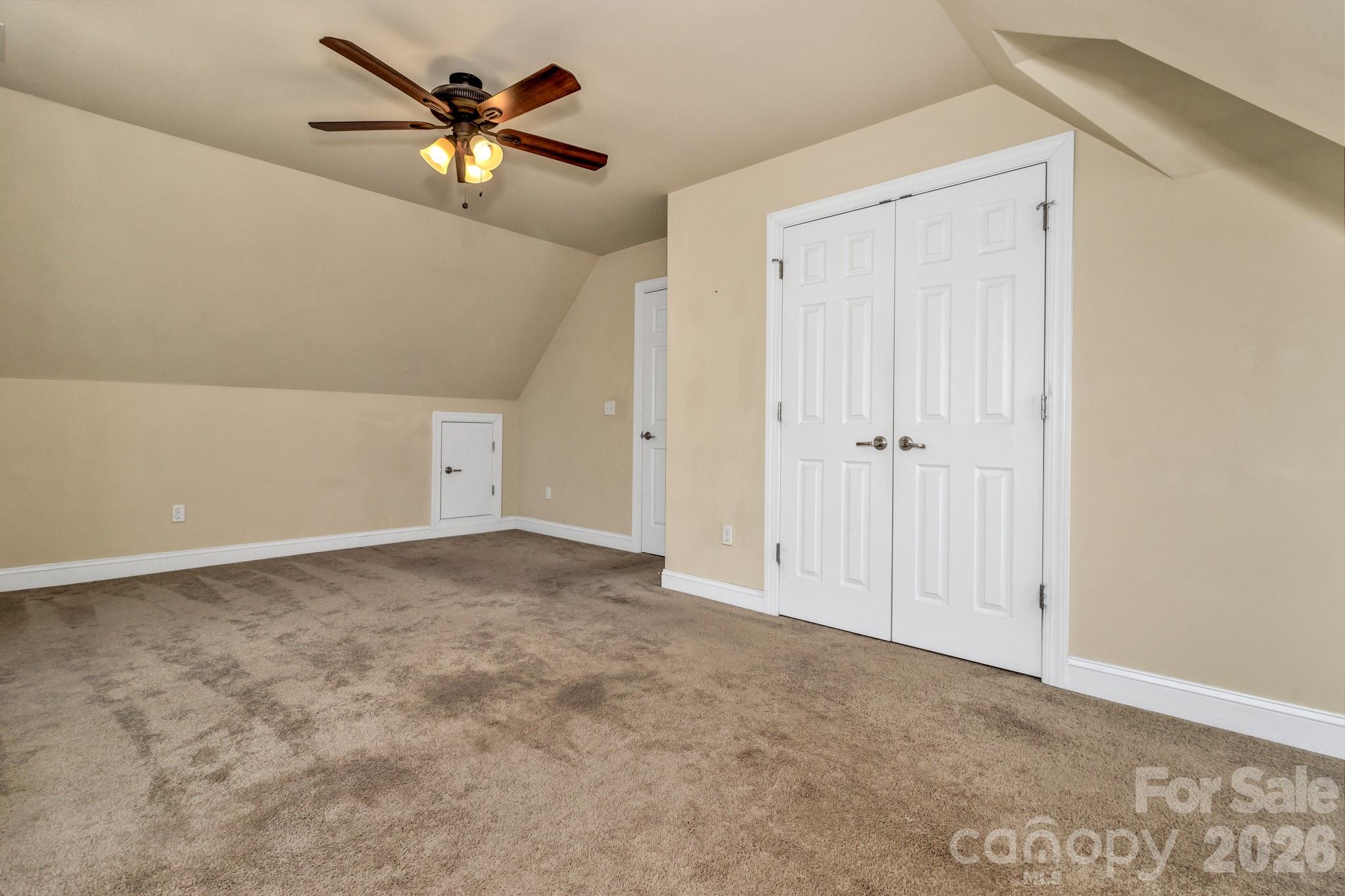 387 Goodview Drive — Hendersonville