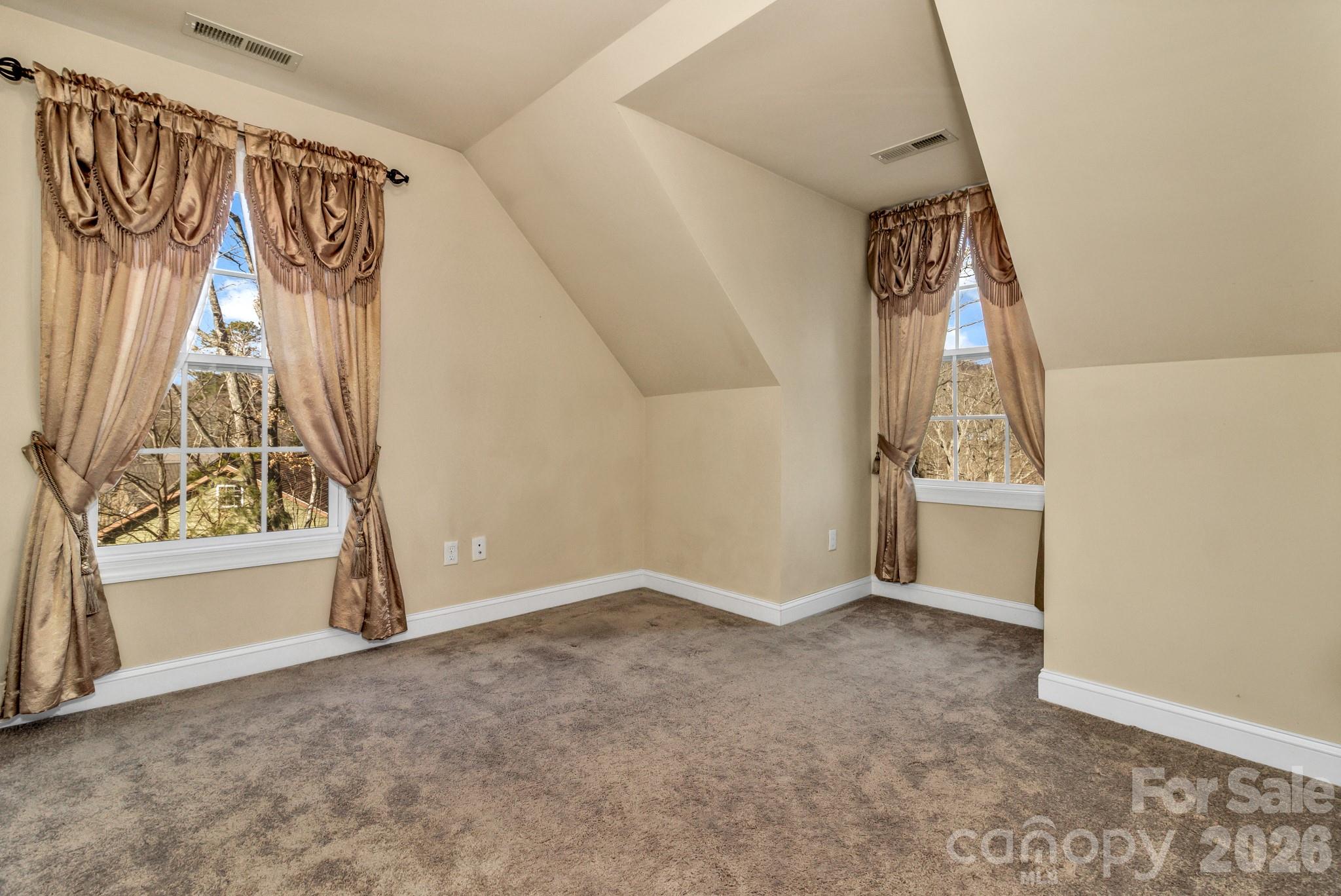 387 Goodview Drive — Hendersonville