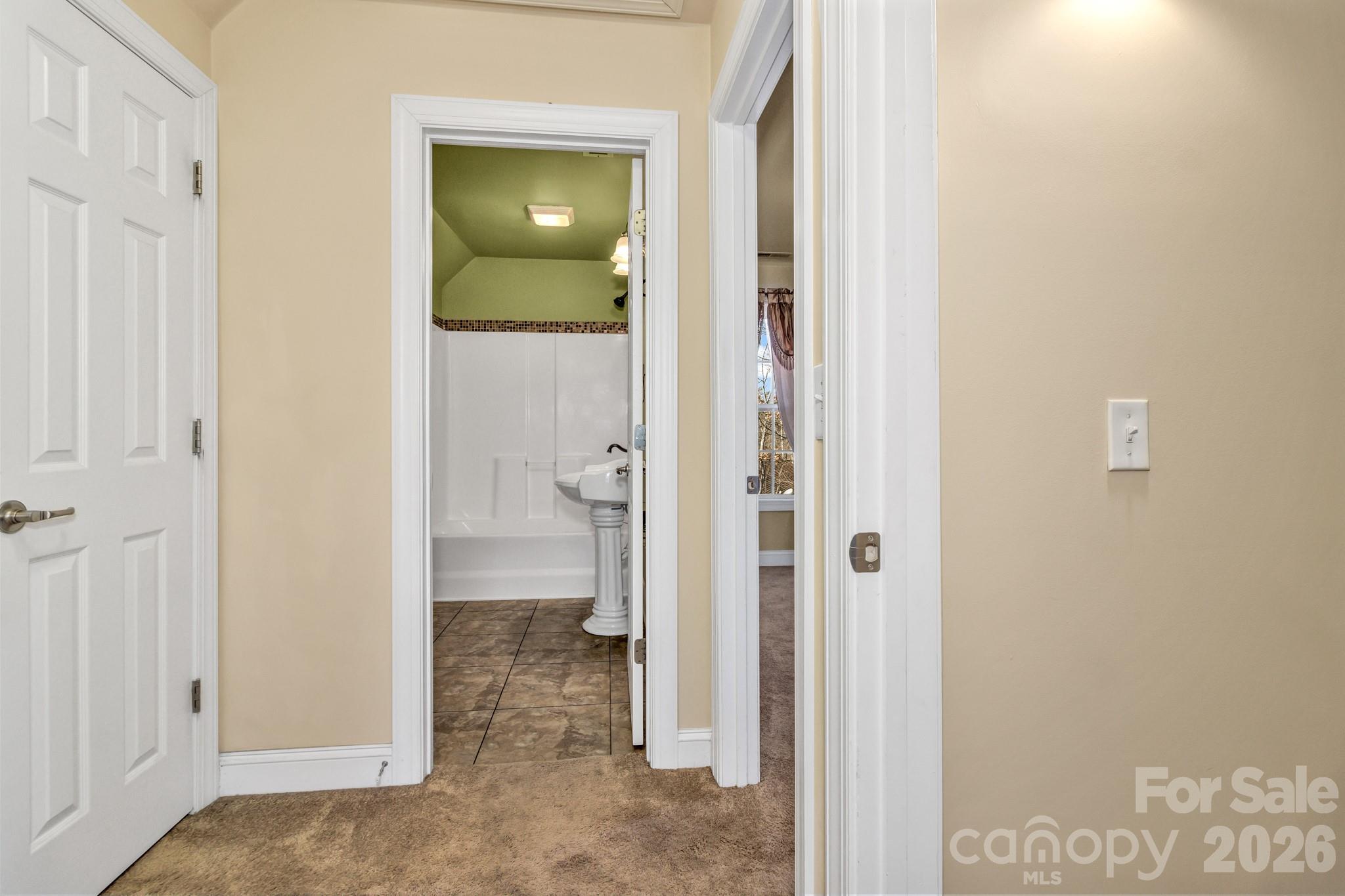 387 Goodview Drive — Hendersonville