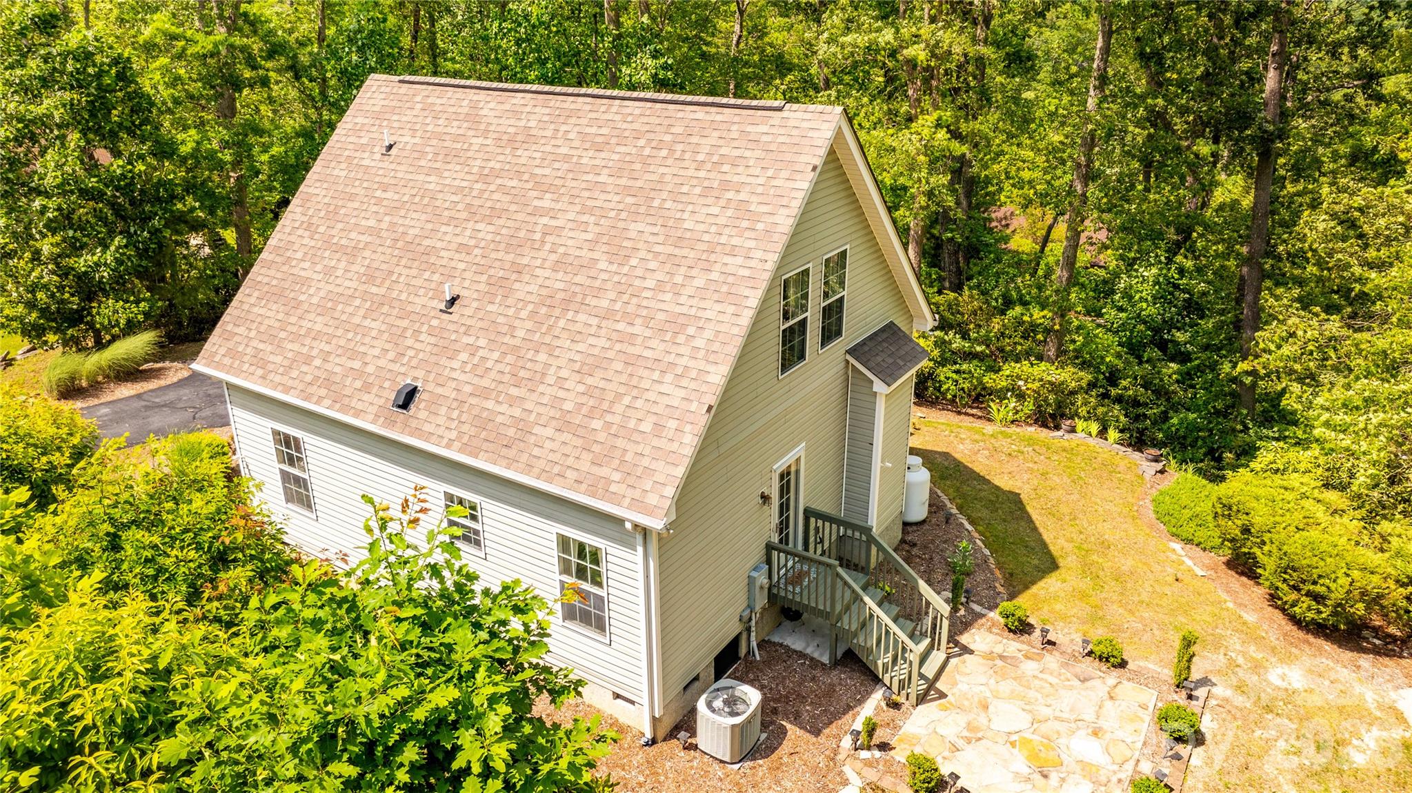 387 Goodview Drive — Hendersonville