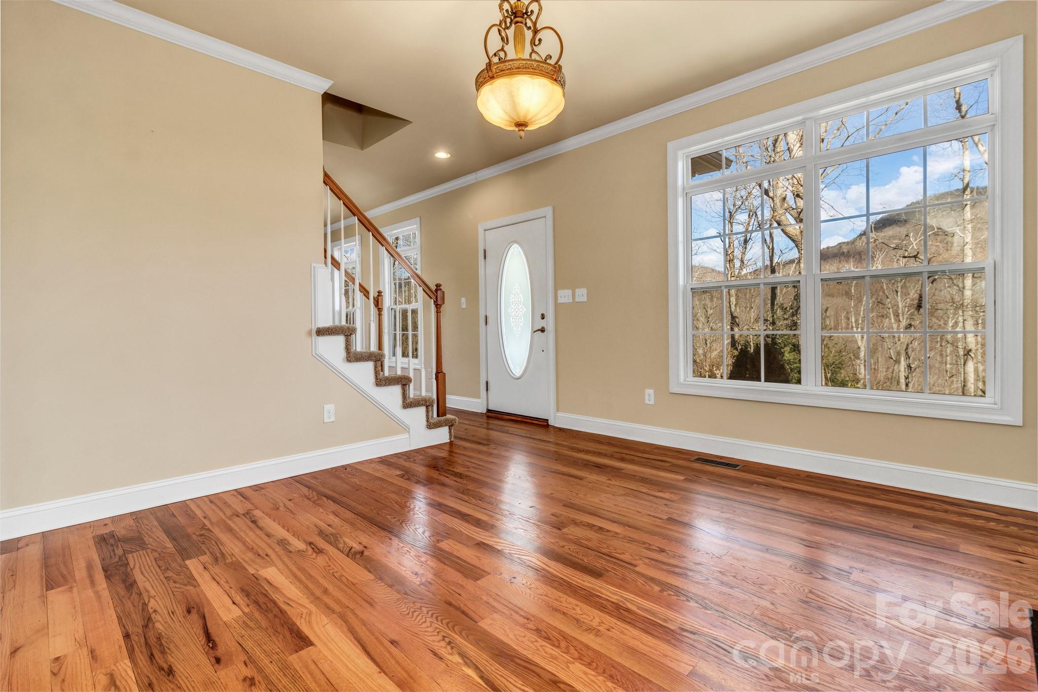 387 Goodview Drive — Hendersonville
