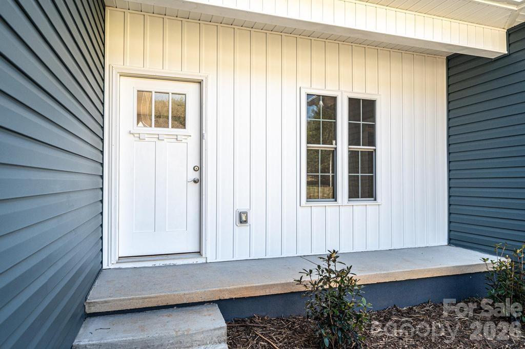 1314 39th Street Circle SW — Hickory