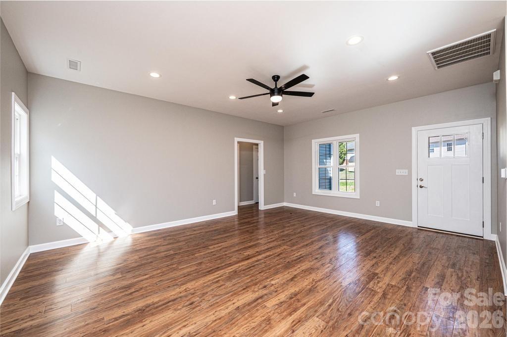 1314 39th Street Circle SW — Hickory