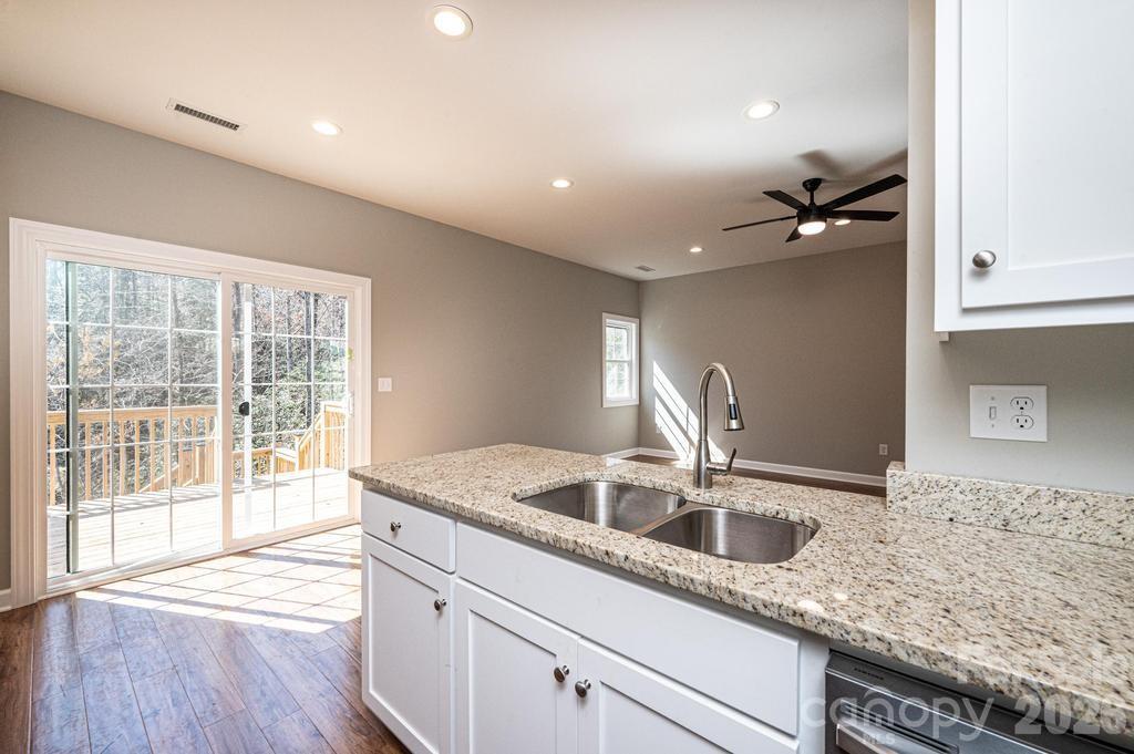 1314 39th Street Circle SW — Hickory