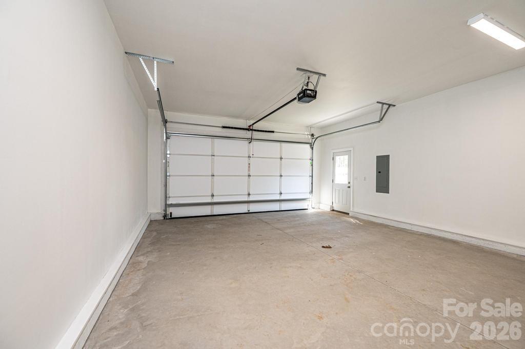 1314 39th Street Circle SW — Hickory