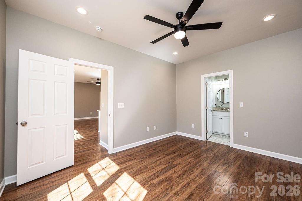 1314 39th Street Circle SW — Hickory