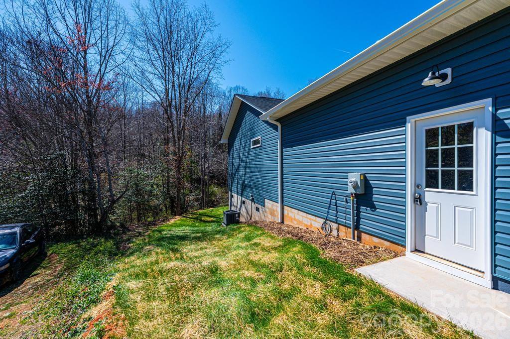 1314 39th Street Circle SW — Hickory