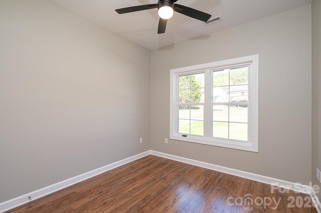 1314 39th Street Circle SW — Hickory