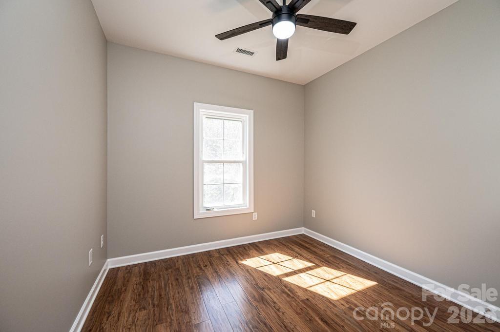 1314 39th Street Circle SW — Hickory