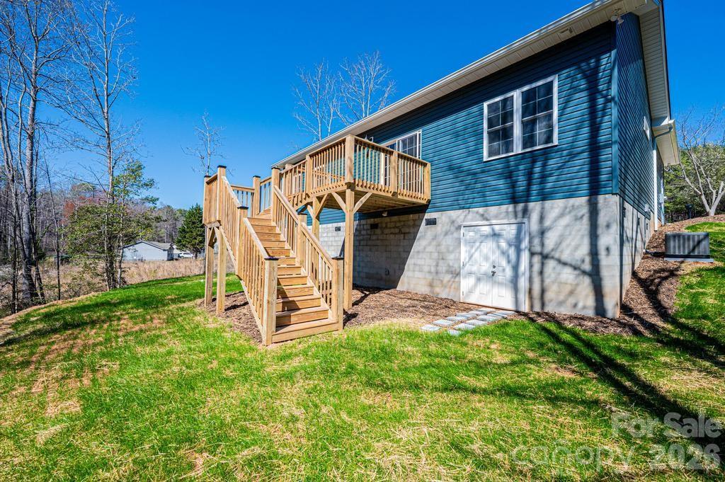 1314 39th Street Circle SW — Hickory