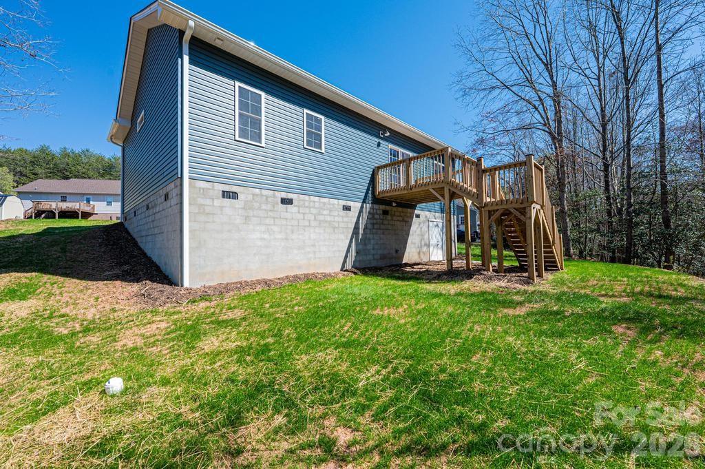 1314 39th Street Circle SW — Hickory
