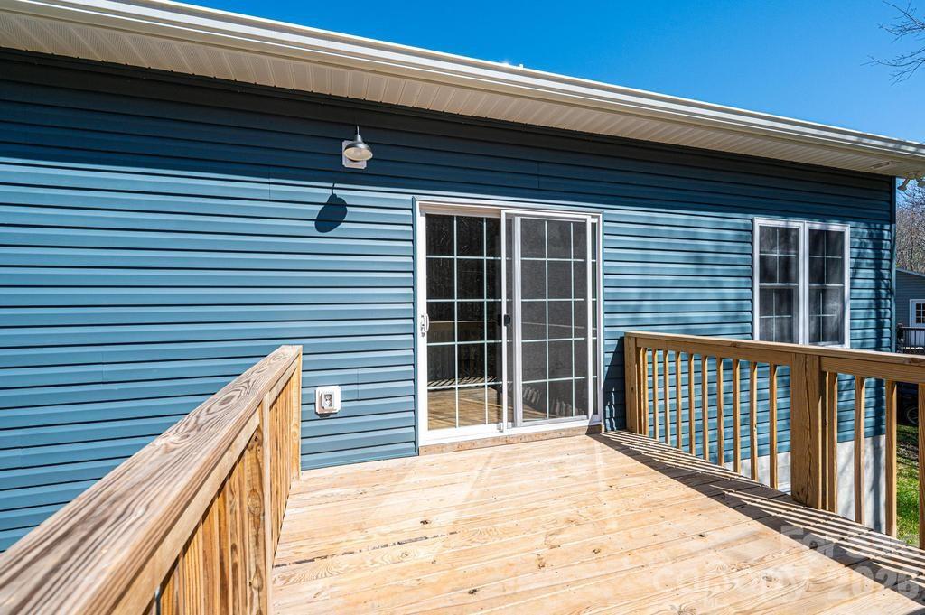 1314 39th Street Circle SW — Hickory
