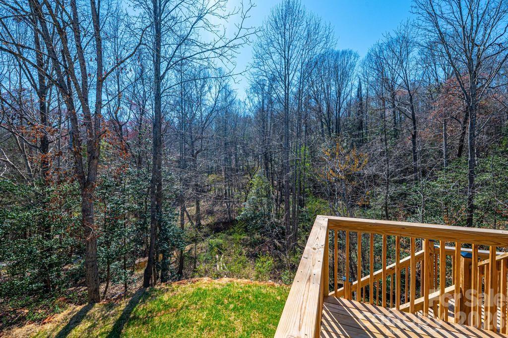 1314 39th Street Circle SW — Hickory