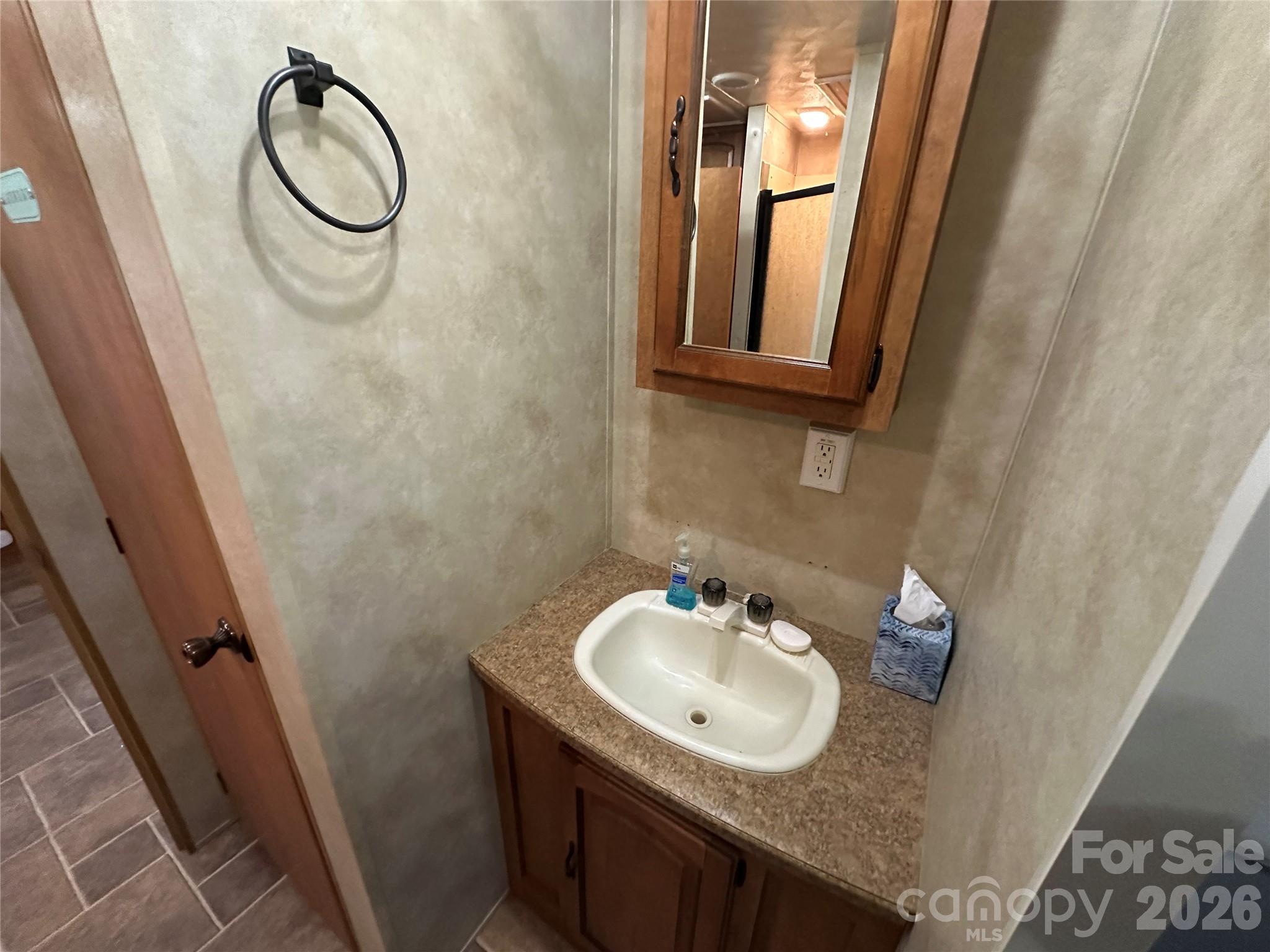 121 Sparrow Lane — New London