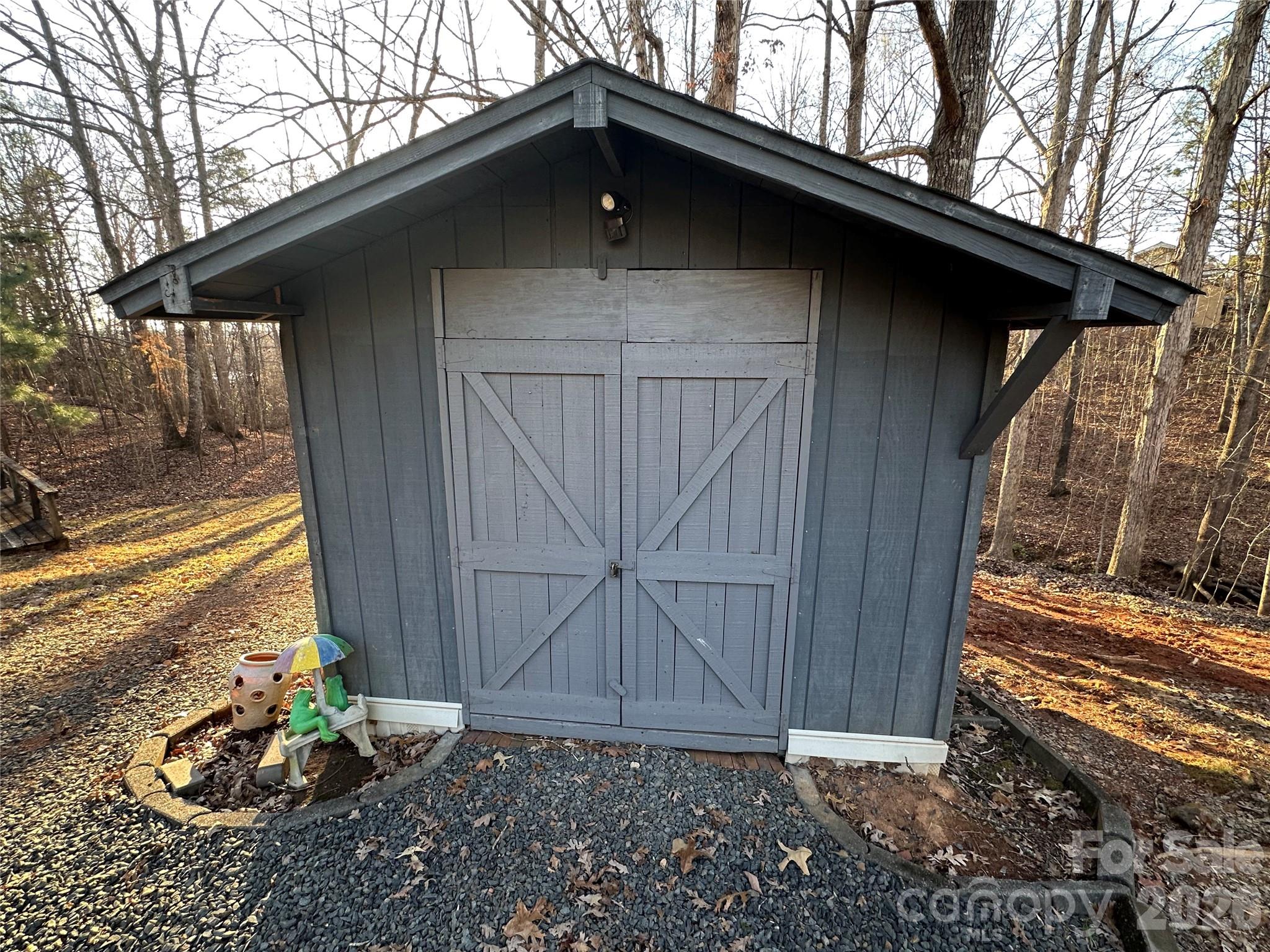 121 Sparrow Lane — New London