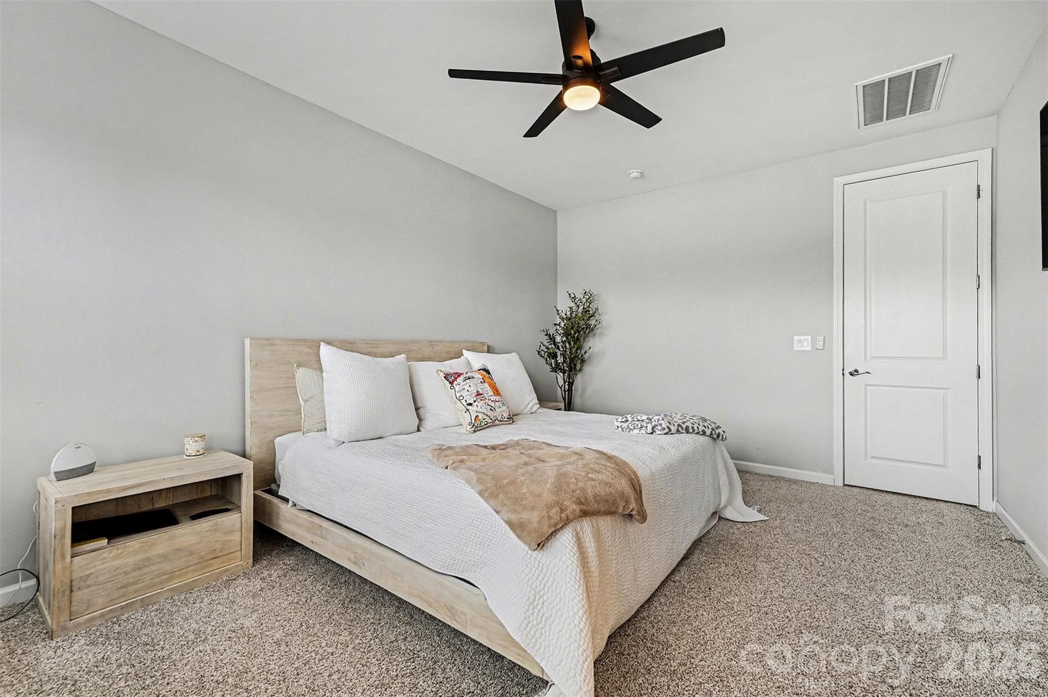 811 Redd Alley — Charlotte