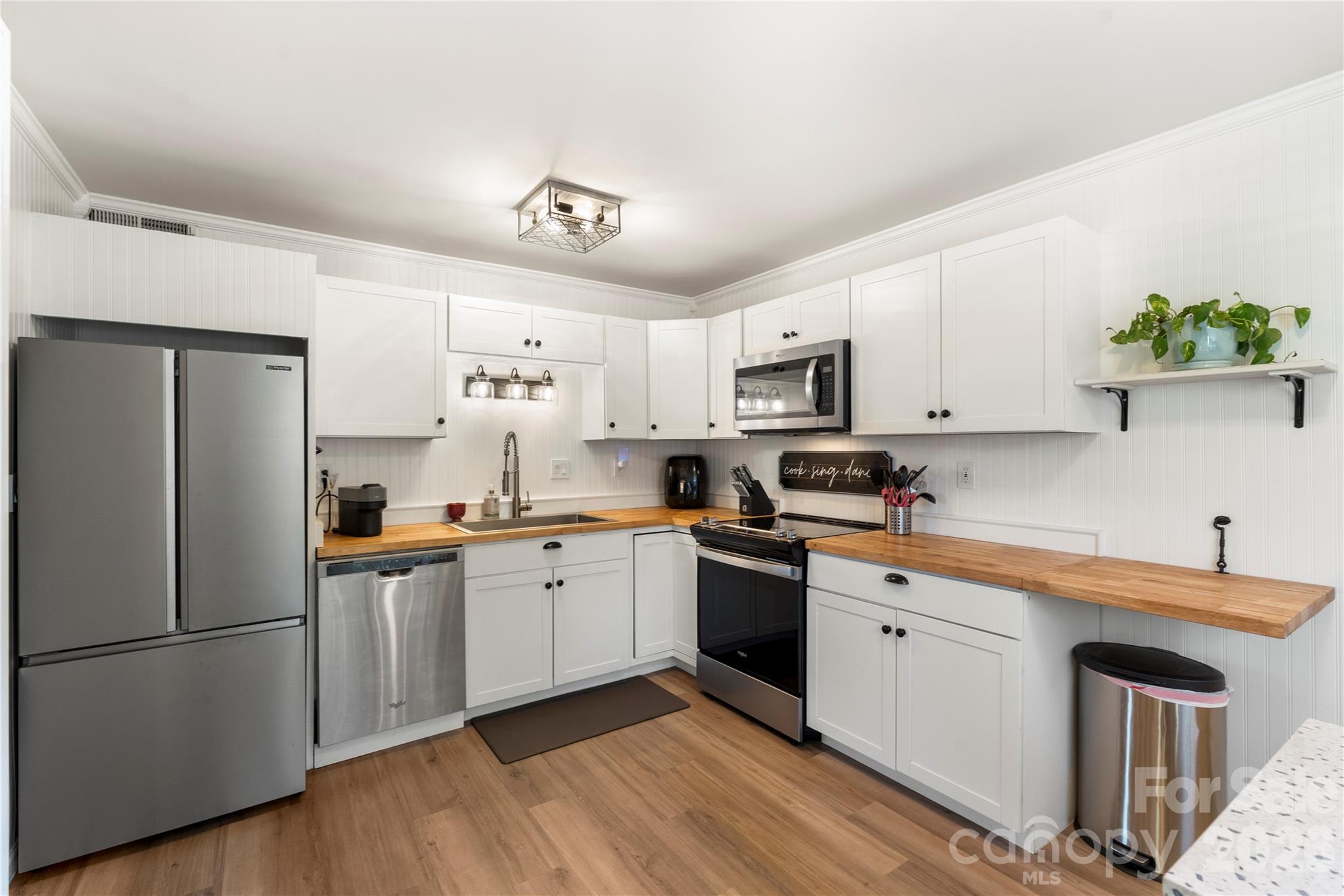 1646 Hunters Trail — Rock Hill