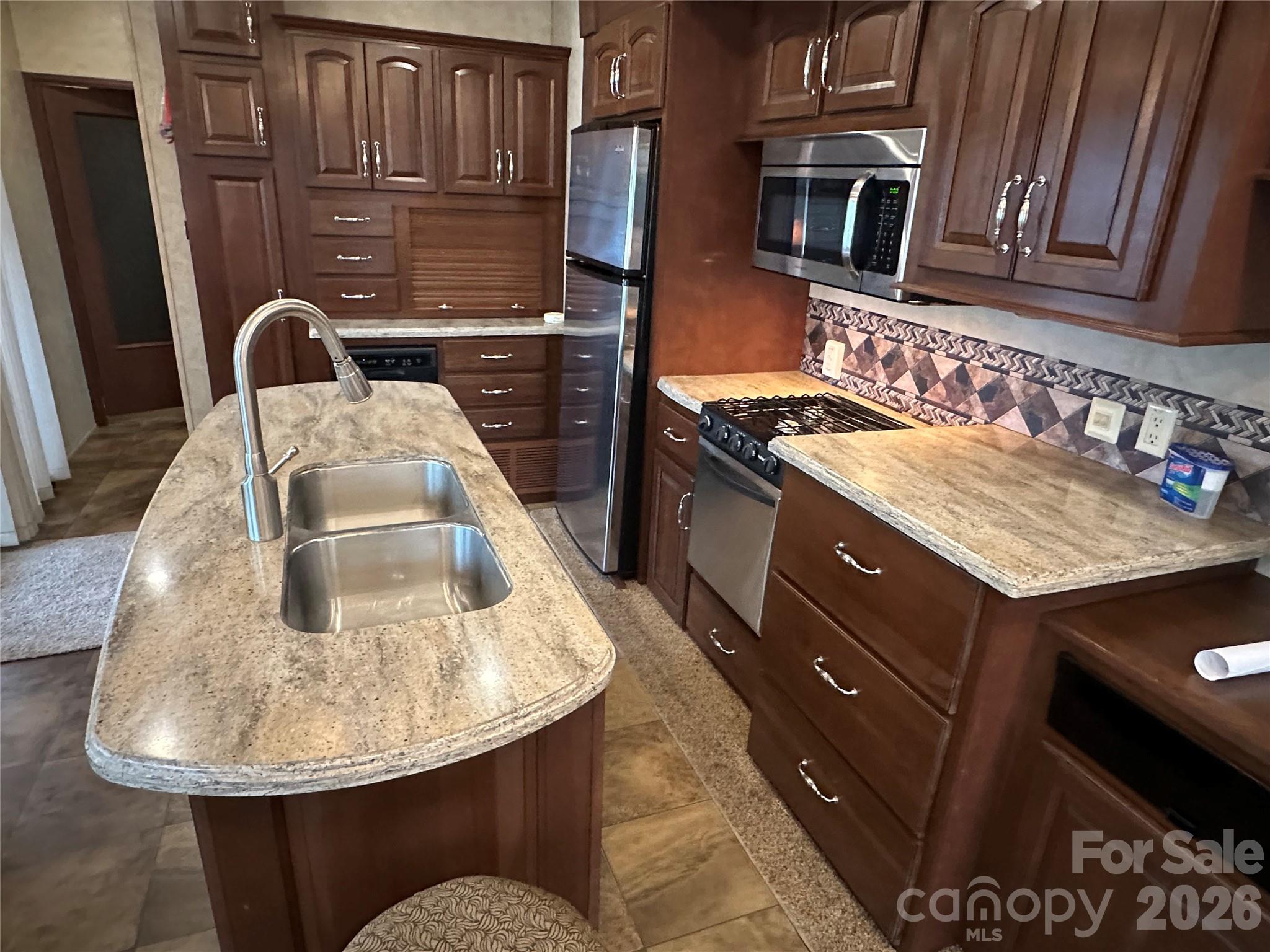 112 Sparrow Lane — New London