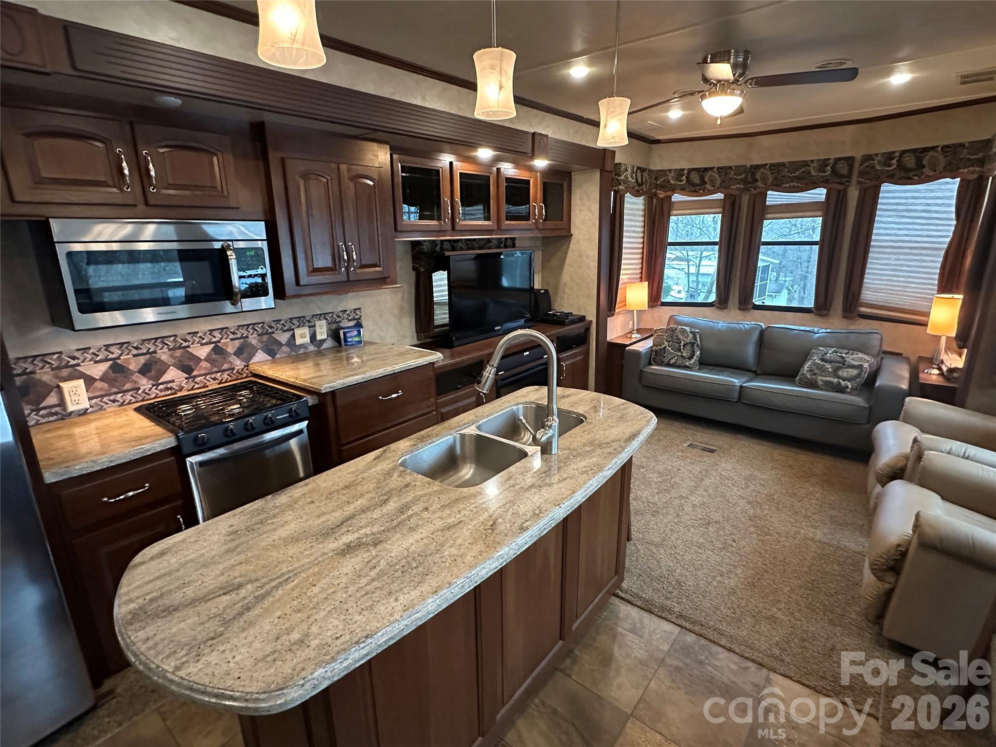 112 Sparrow Lane — New London