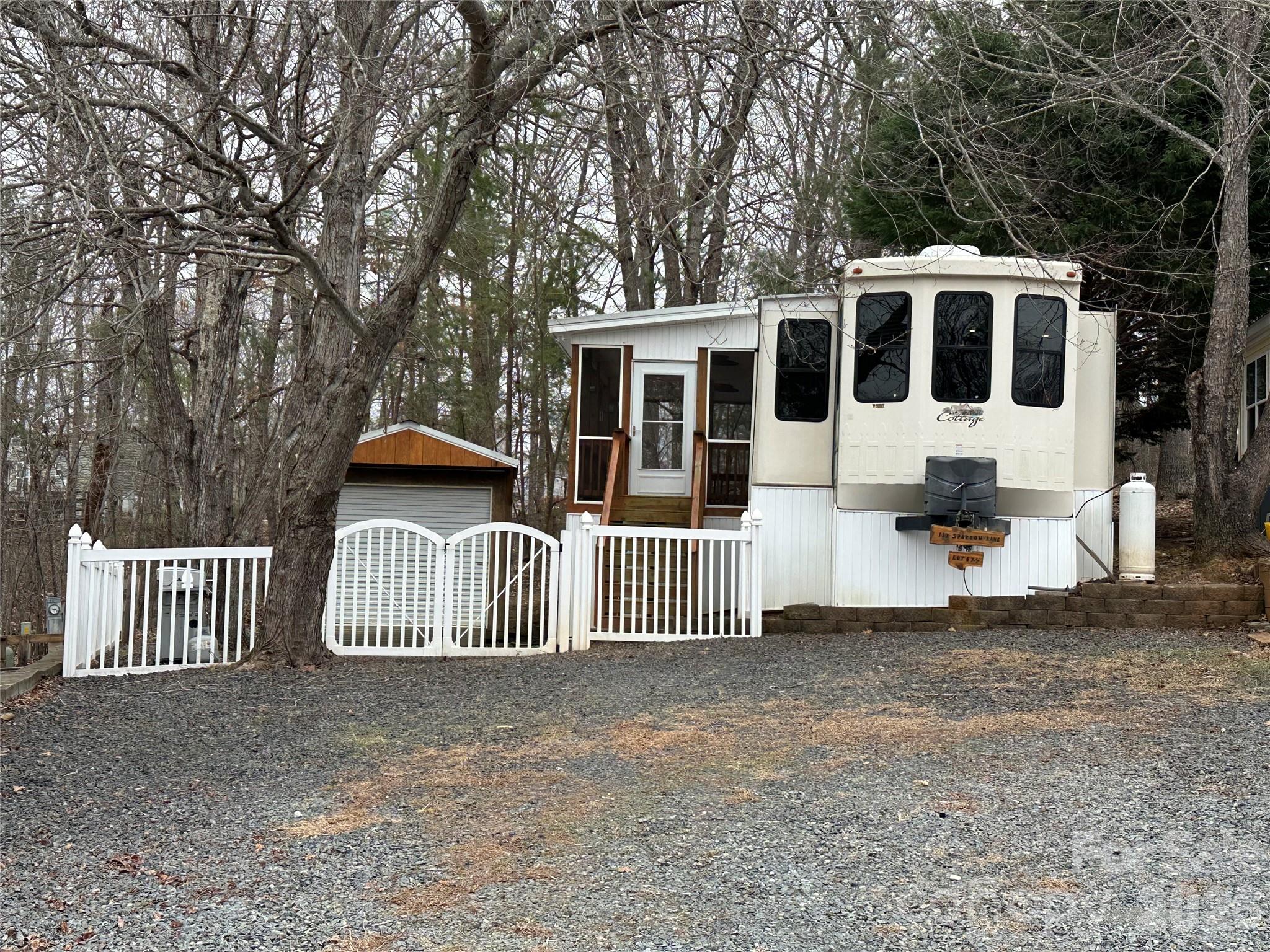 112 Sparrow Lane — New London