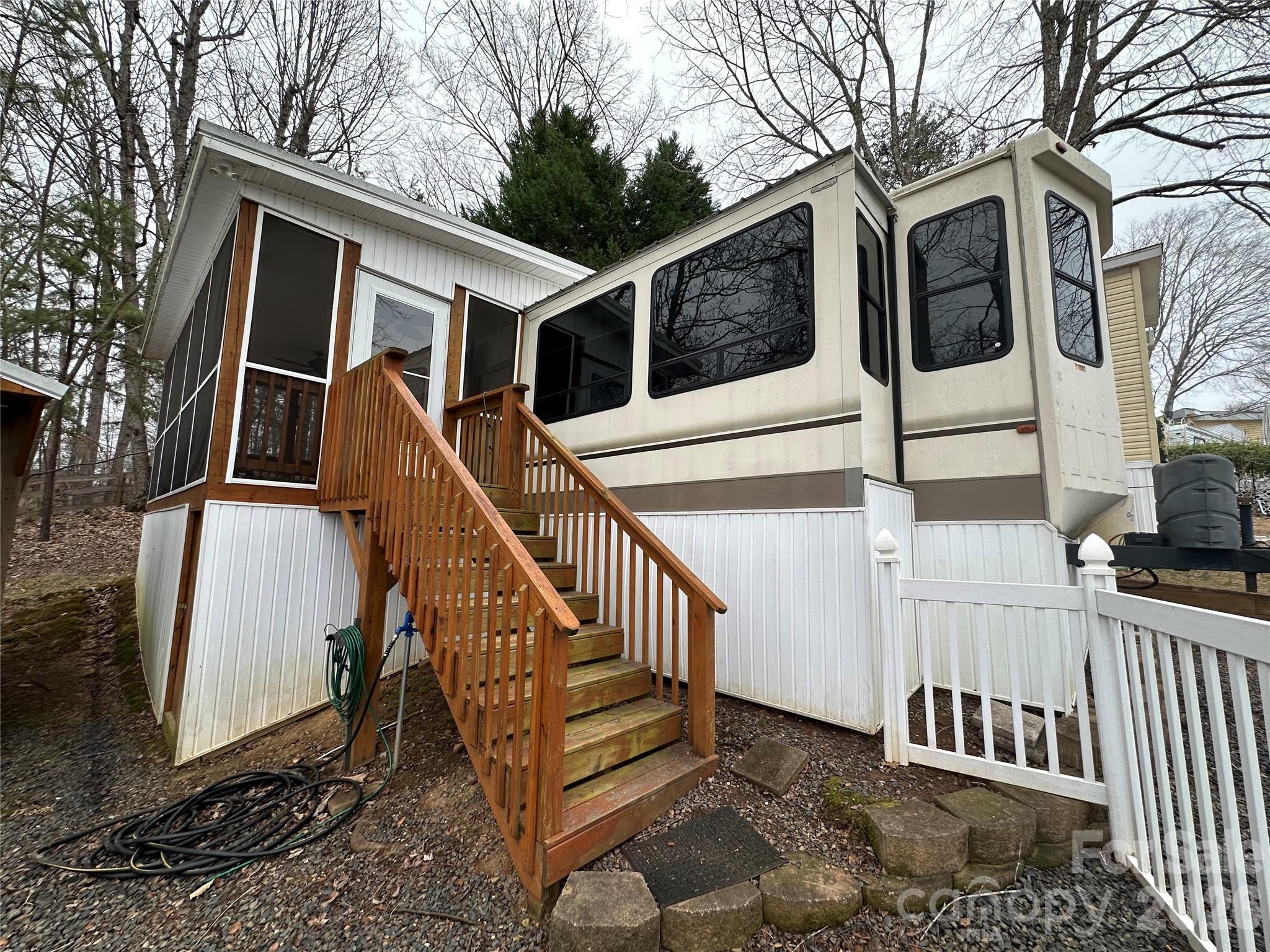 112 Sparrow Lane — New London
