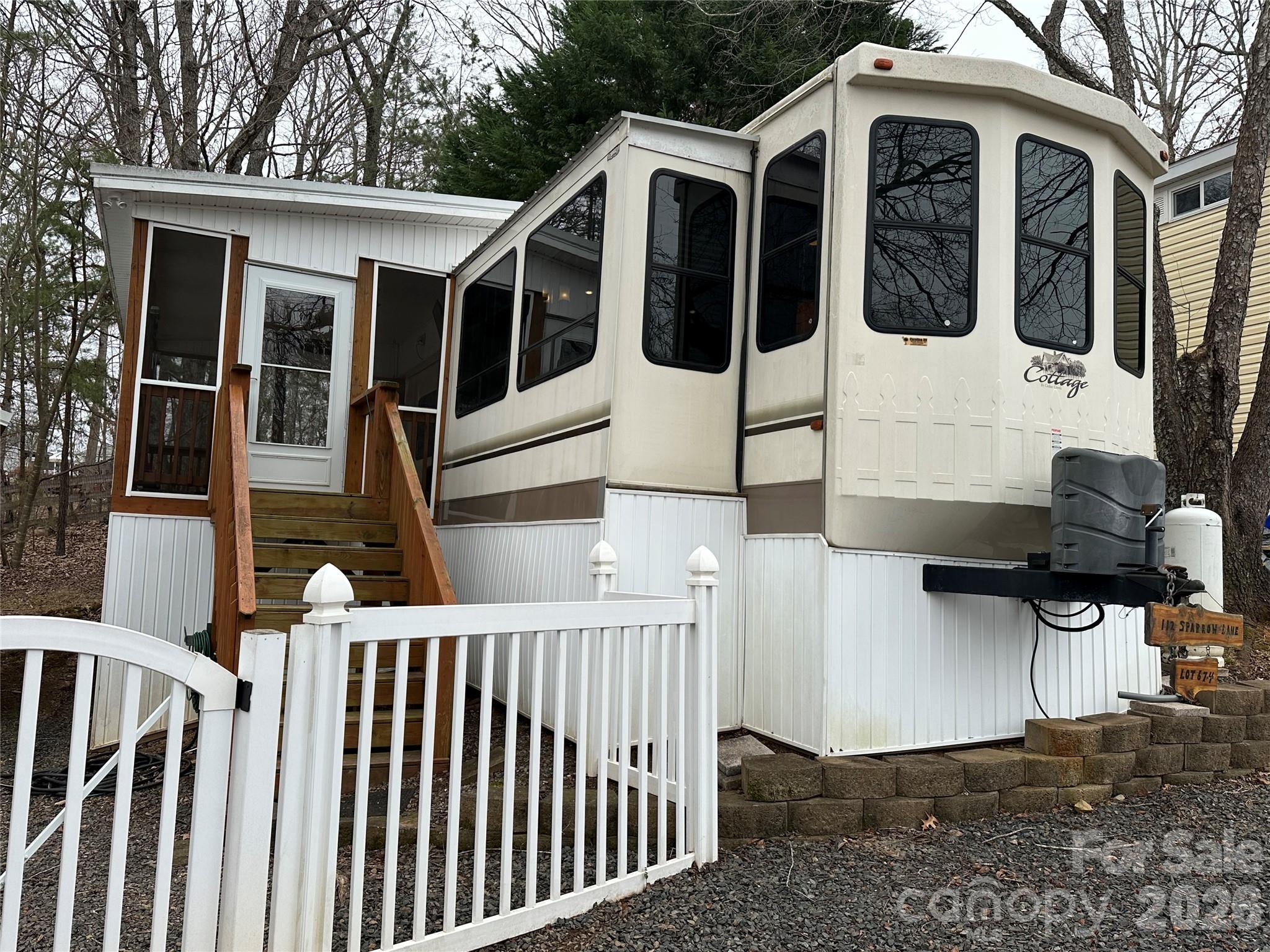 112 Sparrow Lane — New London