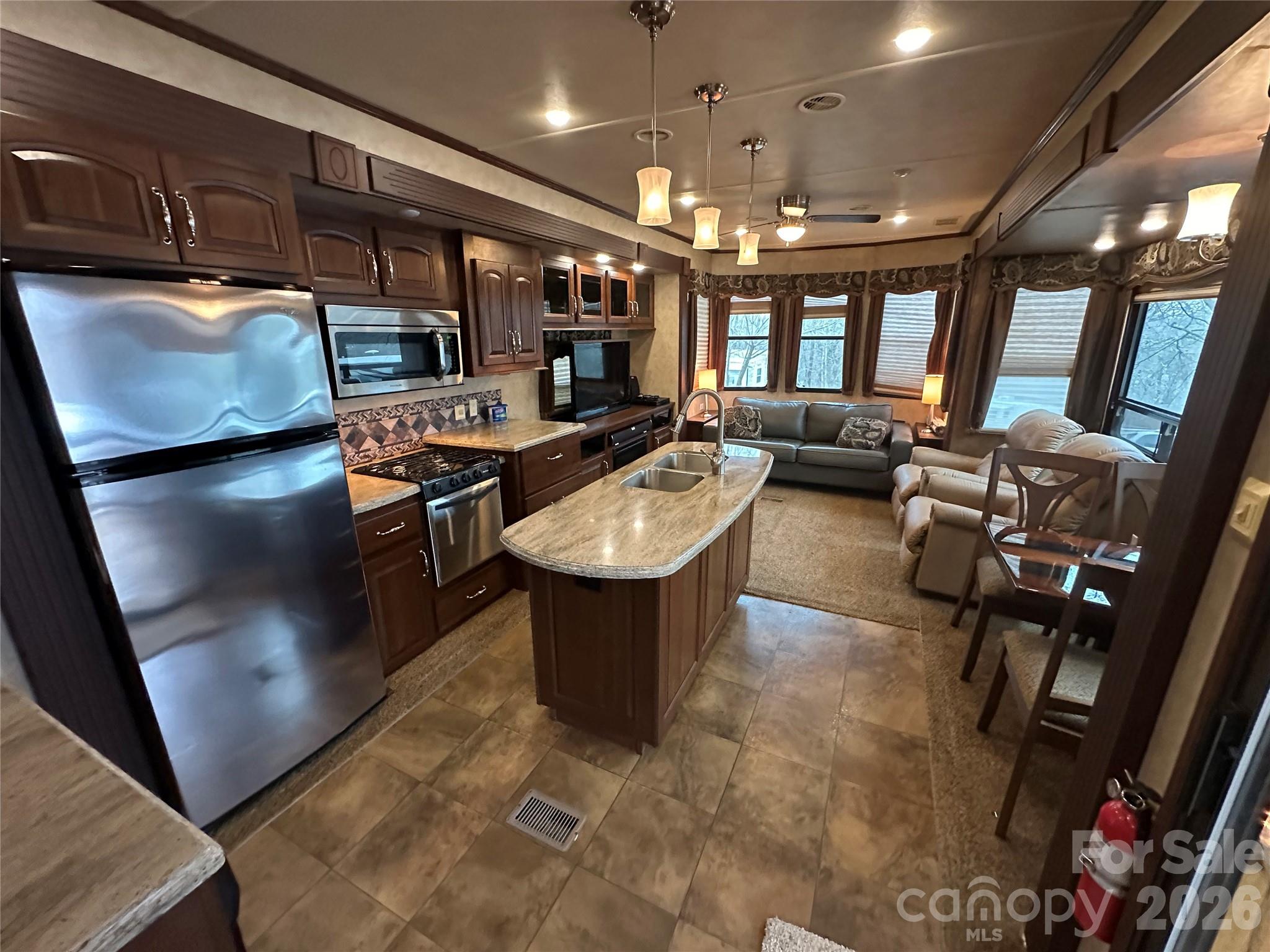 112 Sparrow Lane — New London